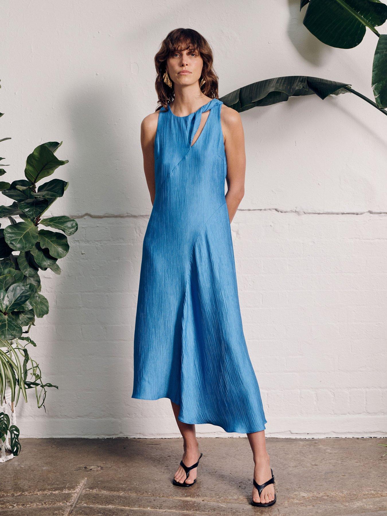 Image 2 of 4 of Vivere Zelma Crinkle Sleeveless Dress - Bright Blue