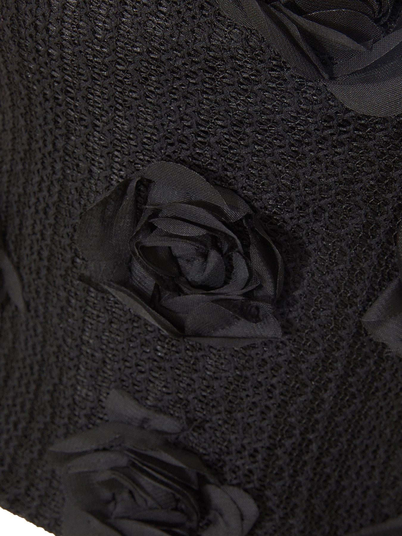  image of quiz-black-floral-crop-top