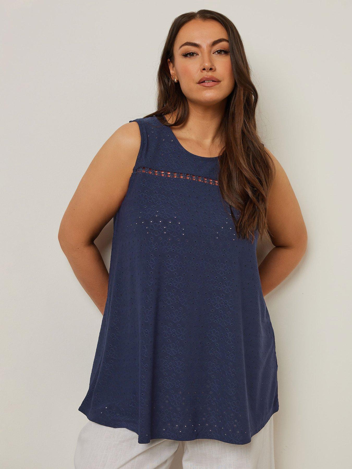 yours-curve-crochet-broderie-vest