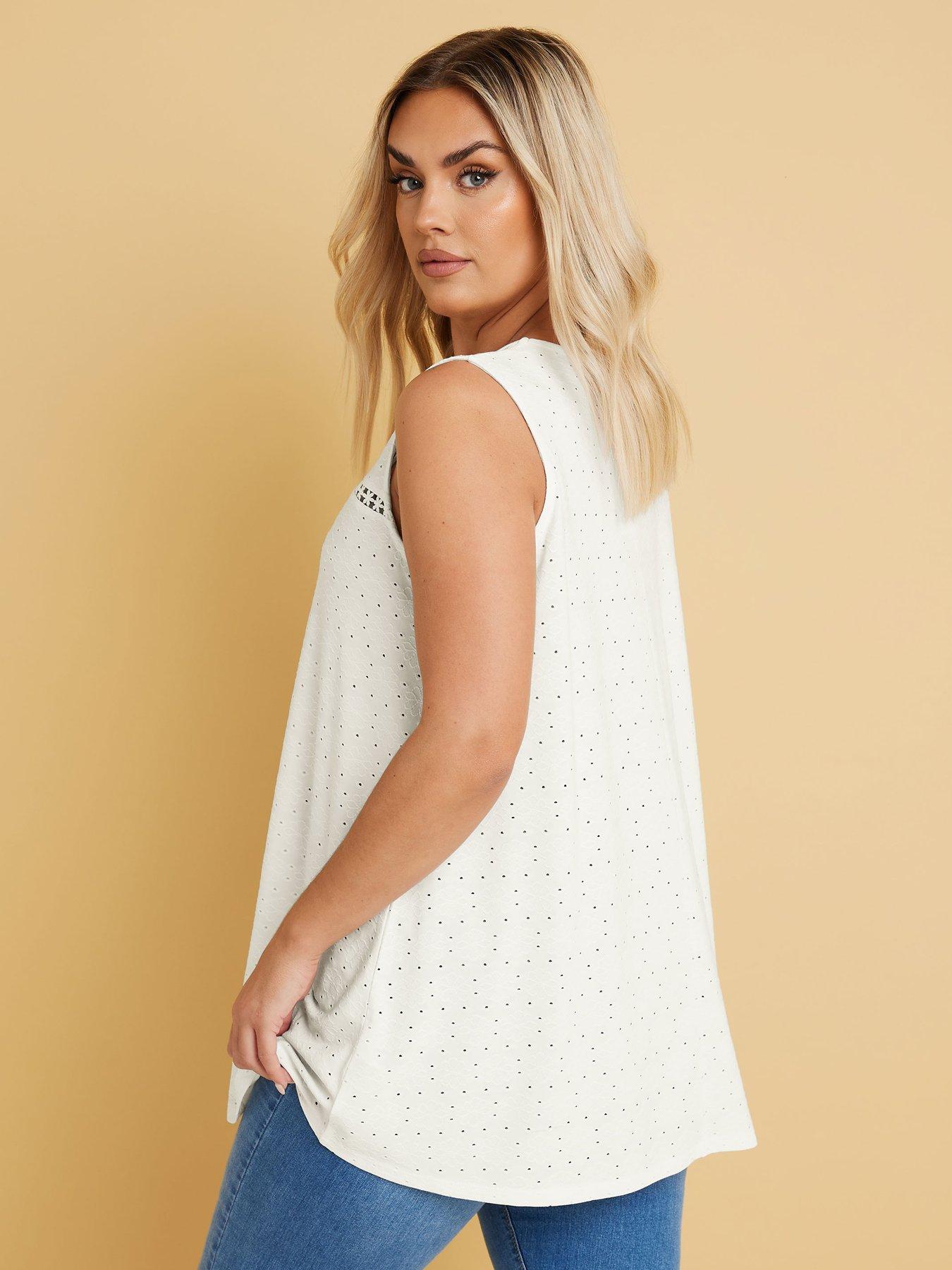  image of yours-curve-crochet-broderie-vest