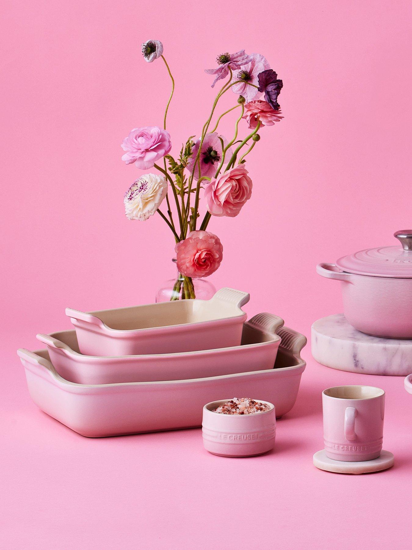 front image of le-creuset-heritage-stoneware-26-cm-deep-rectangular-dish-pink