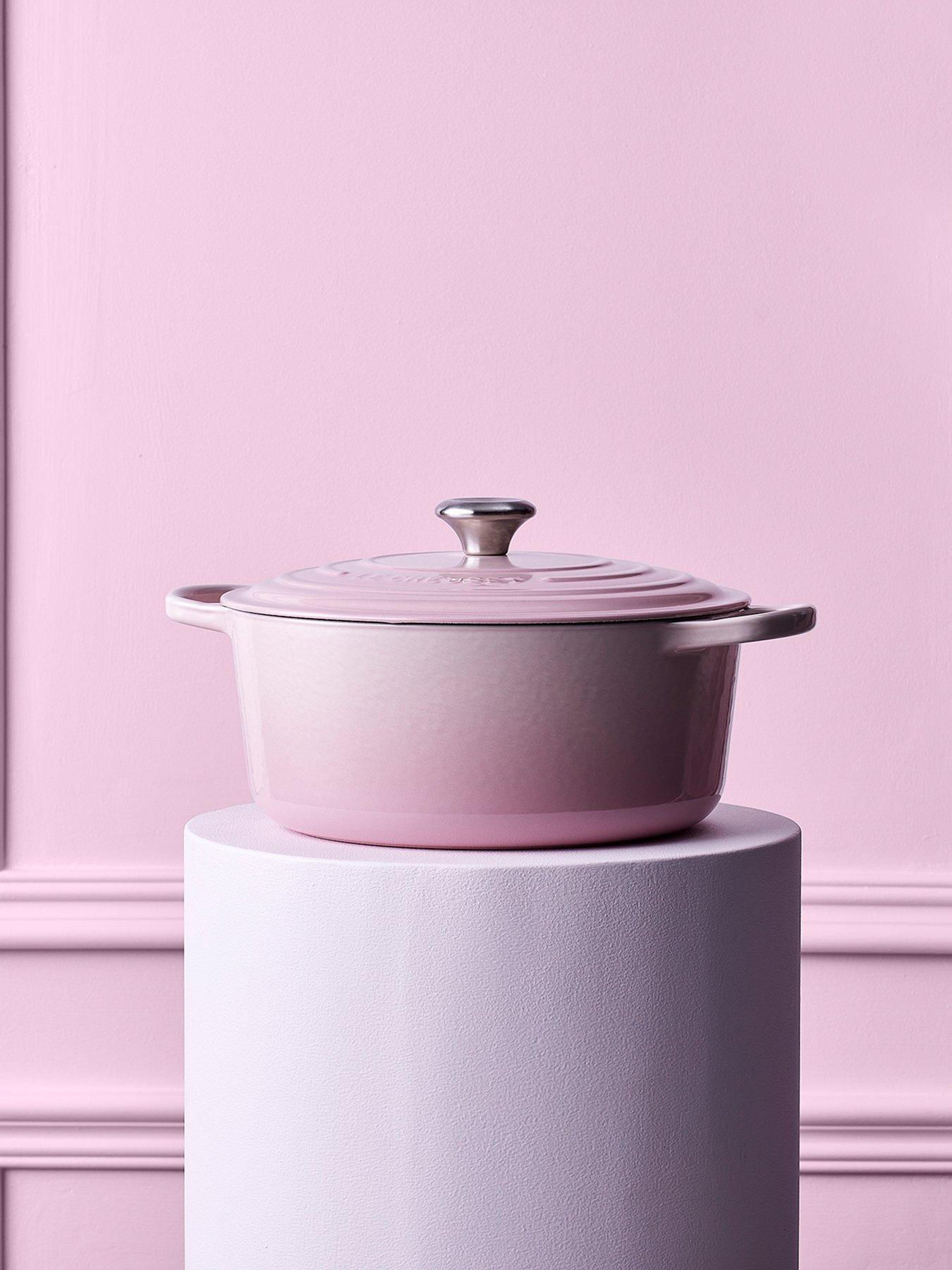 Le Creuset Signature Cast Iron Round Casserole 24cm Volcanic