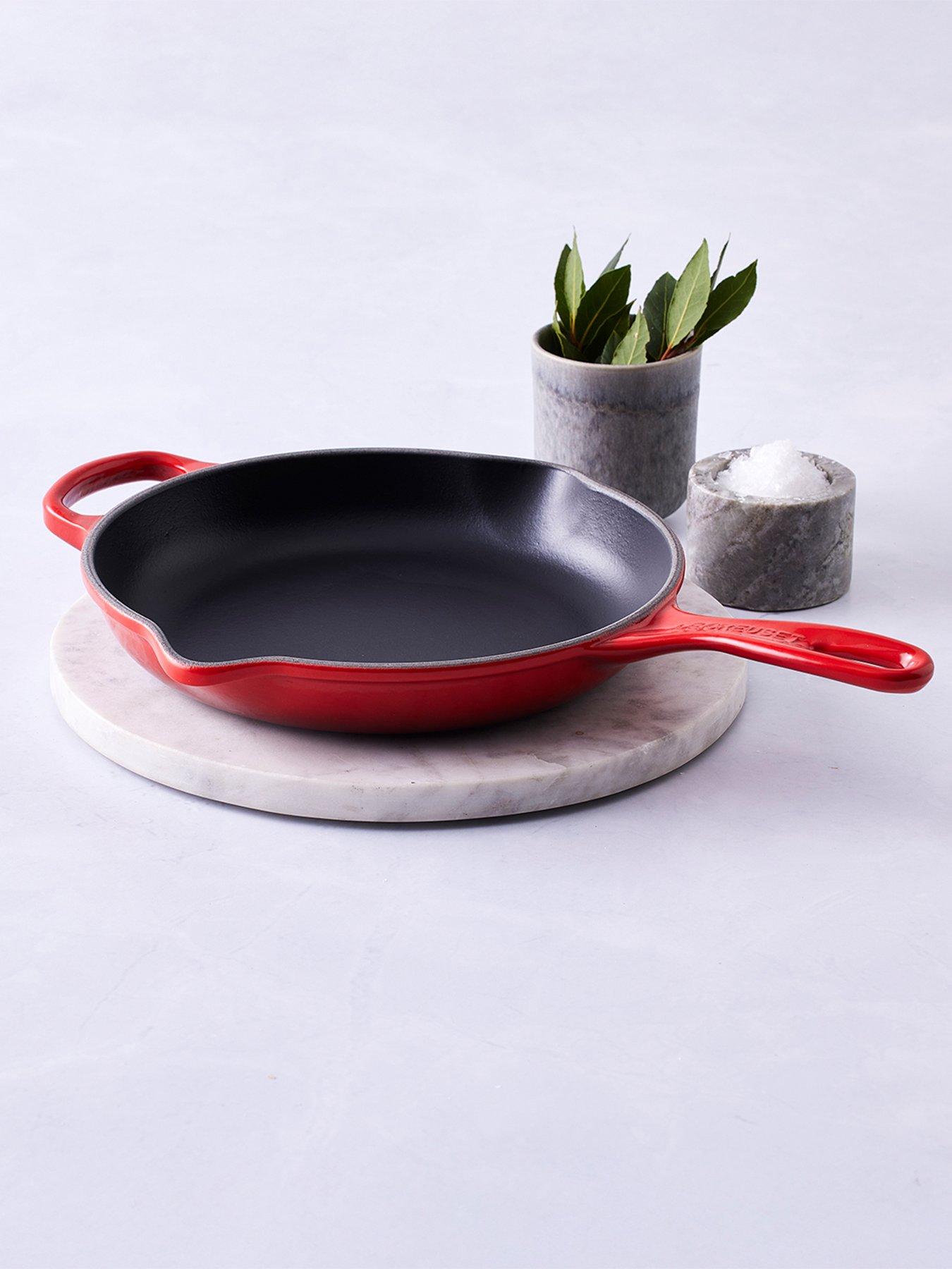le-creuset-signature-23-cm-cast-iron-skilletnbsp