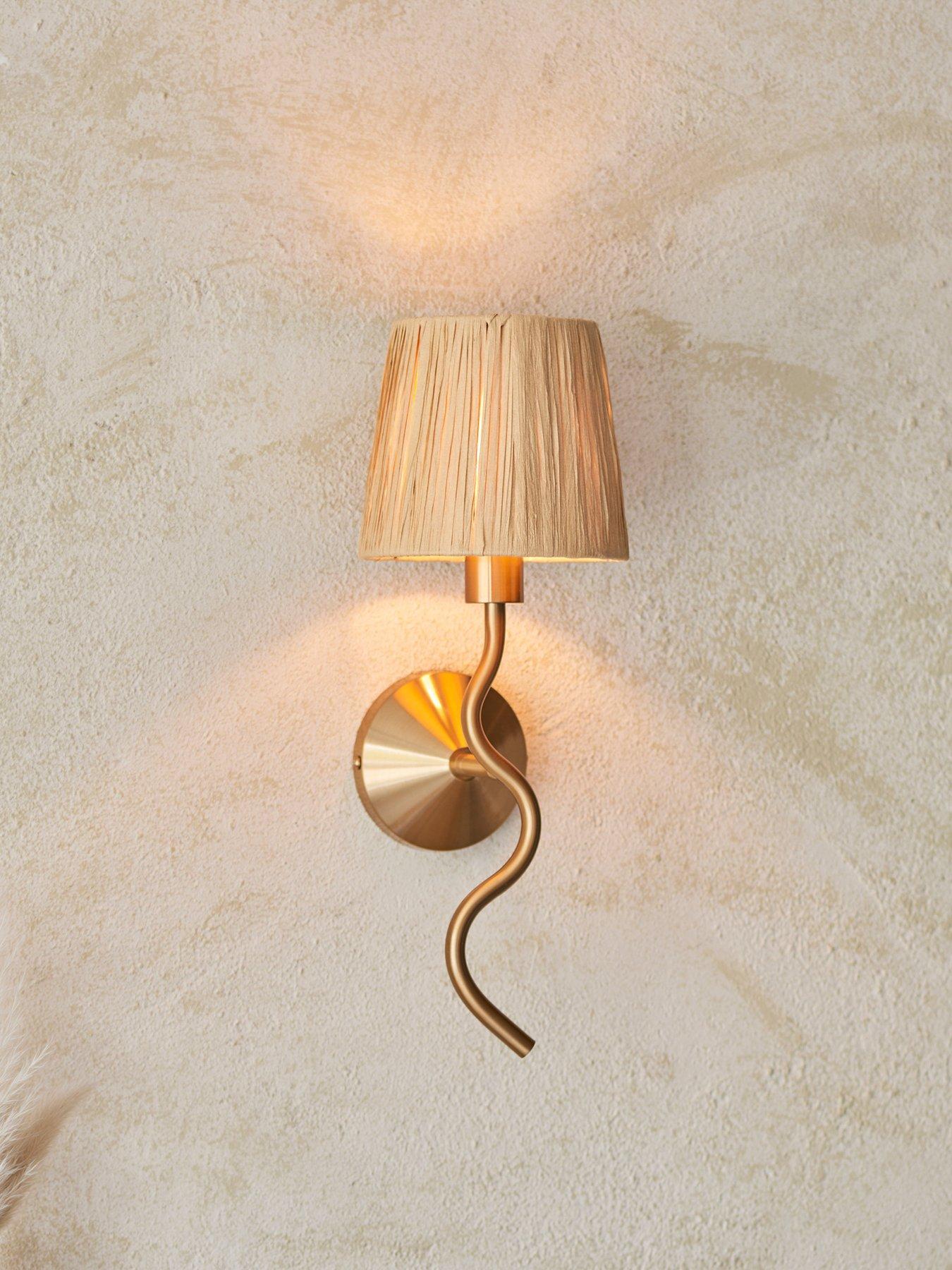 gallery-wriggle-1-wall-light-brushed-aged-brass
