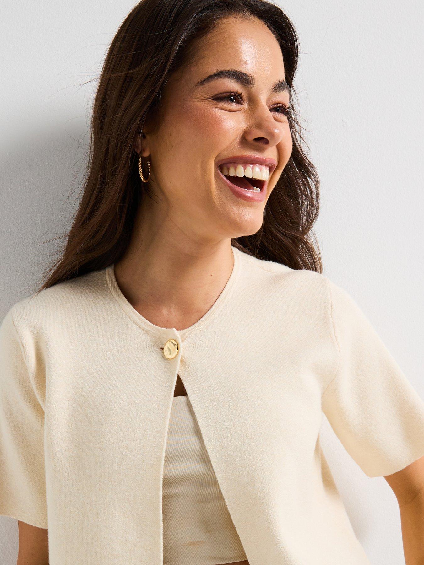 Image 4 of 5 of Vero Moda Gold Short Sleeve O-Neck One Button Cardigan - Cream