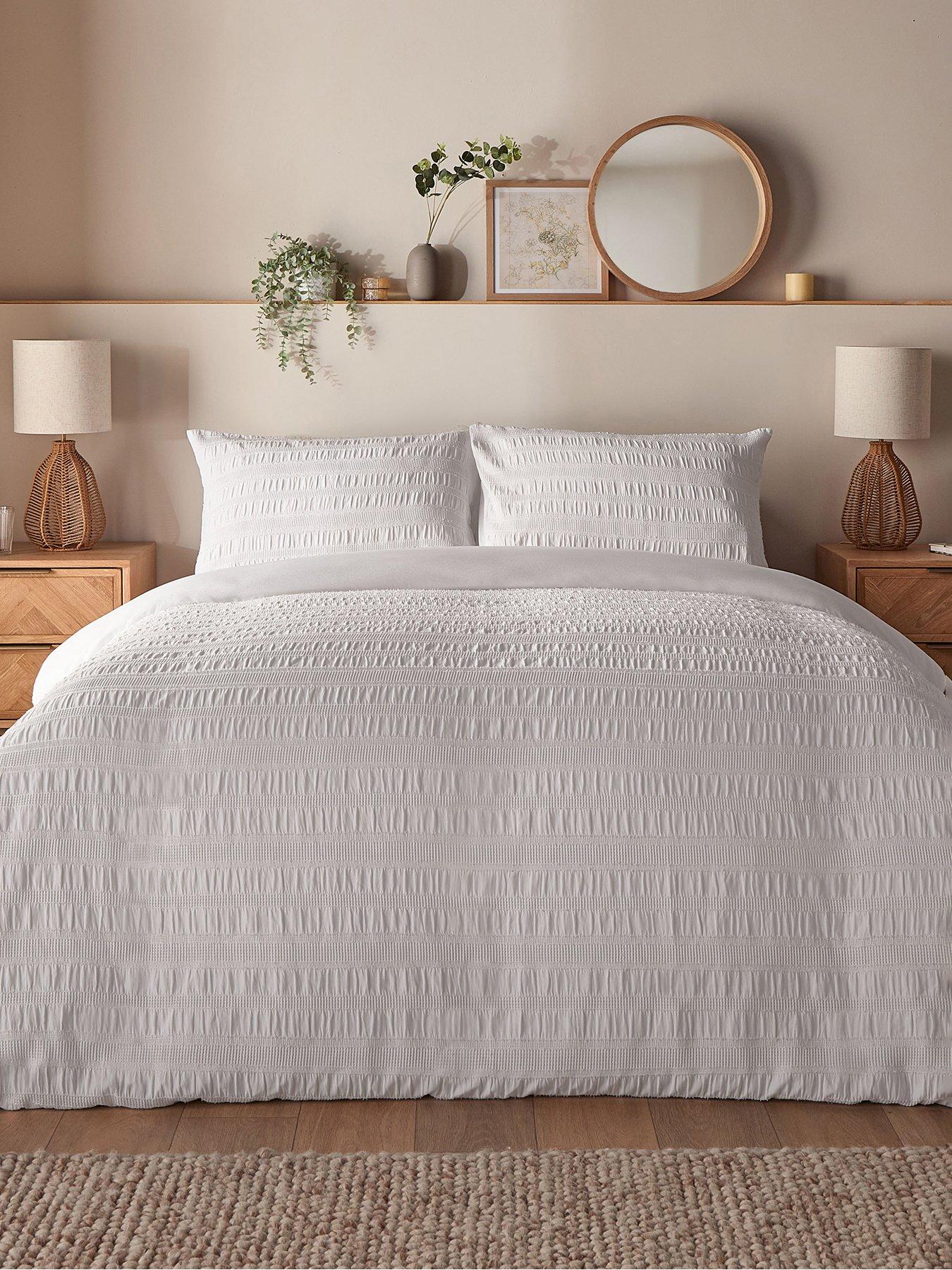 silentnight-supersoft-textured-seersucker-duvet-cover-set-white