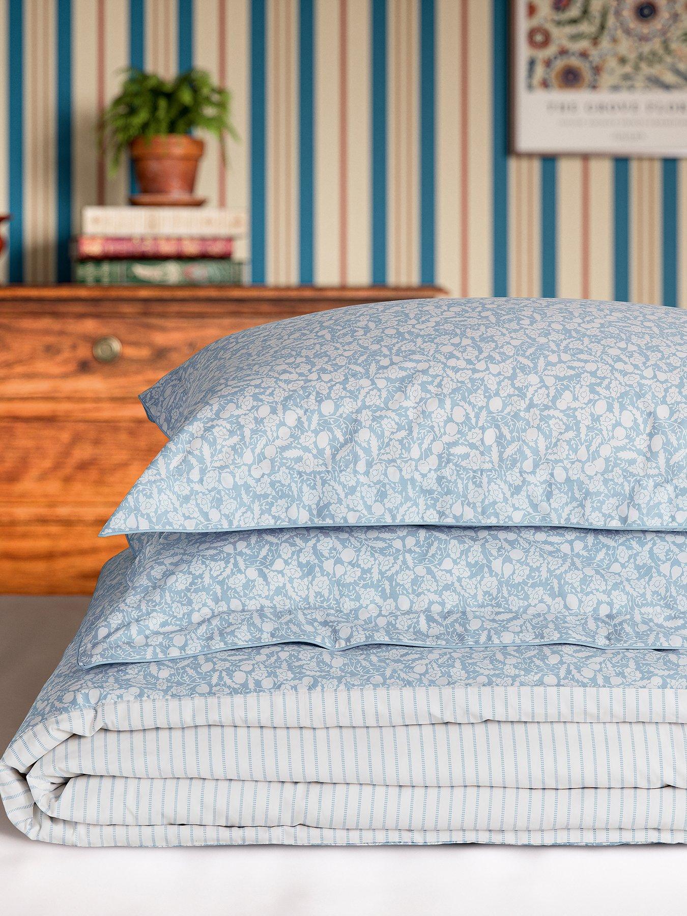  image of joules-fruity-ditsy-100-cotton-percale-duvet-cover-set