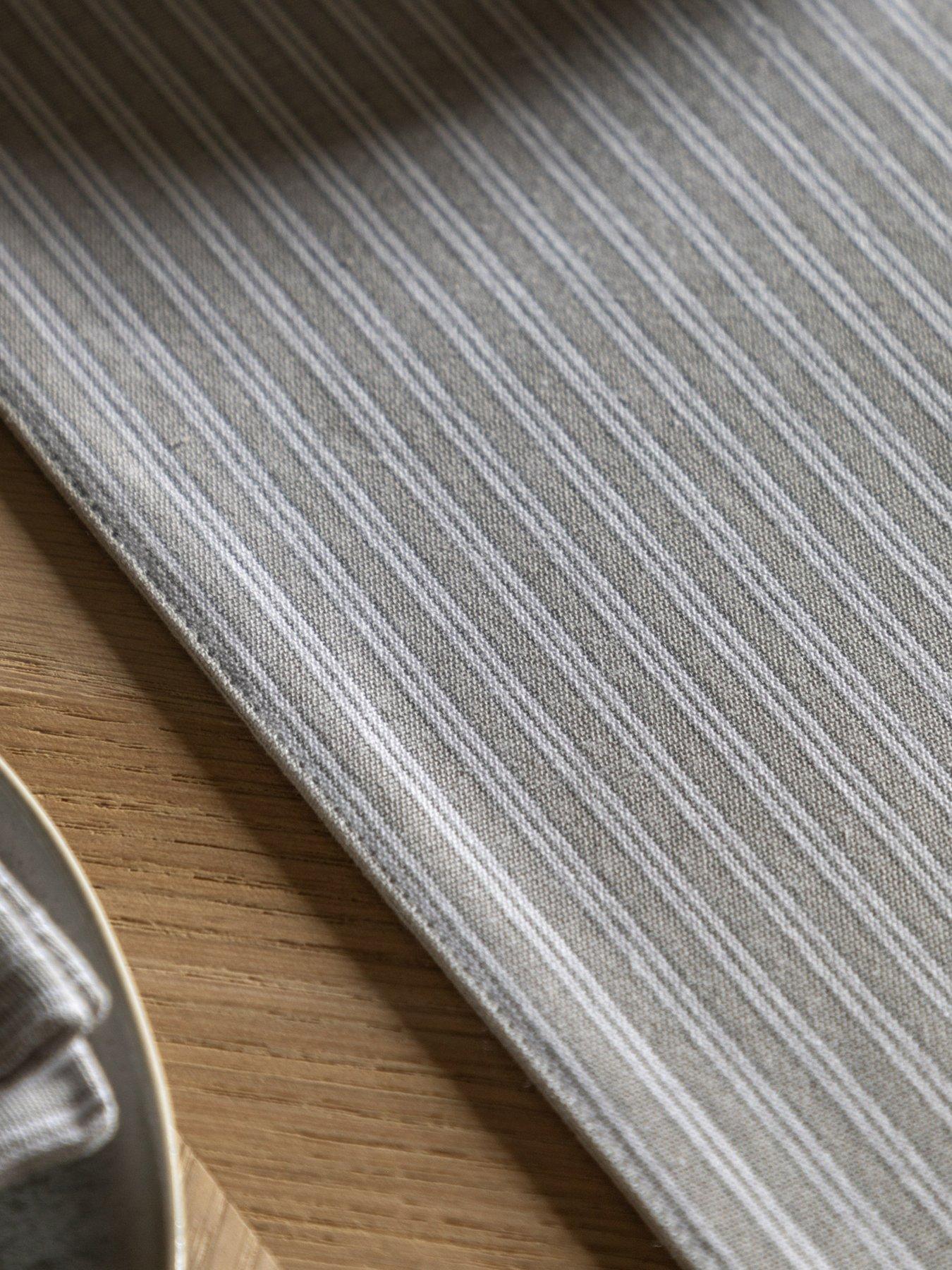 gallery-striped-woven-table-runnernbsp
