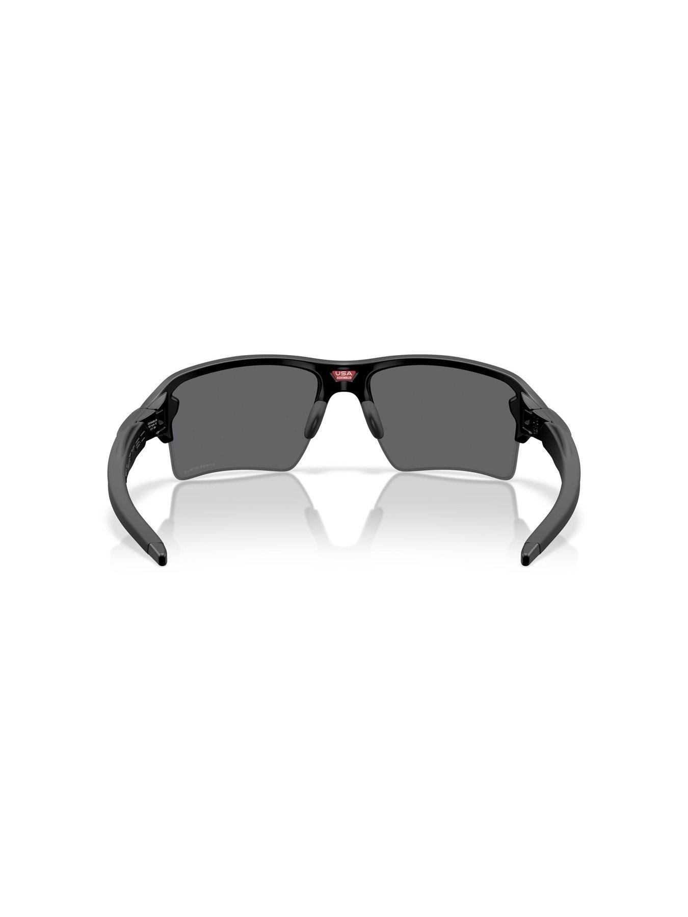 Image 4 of 4 of Oakley 0Oo9488 Square Sunglasses- Black