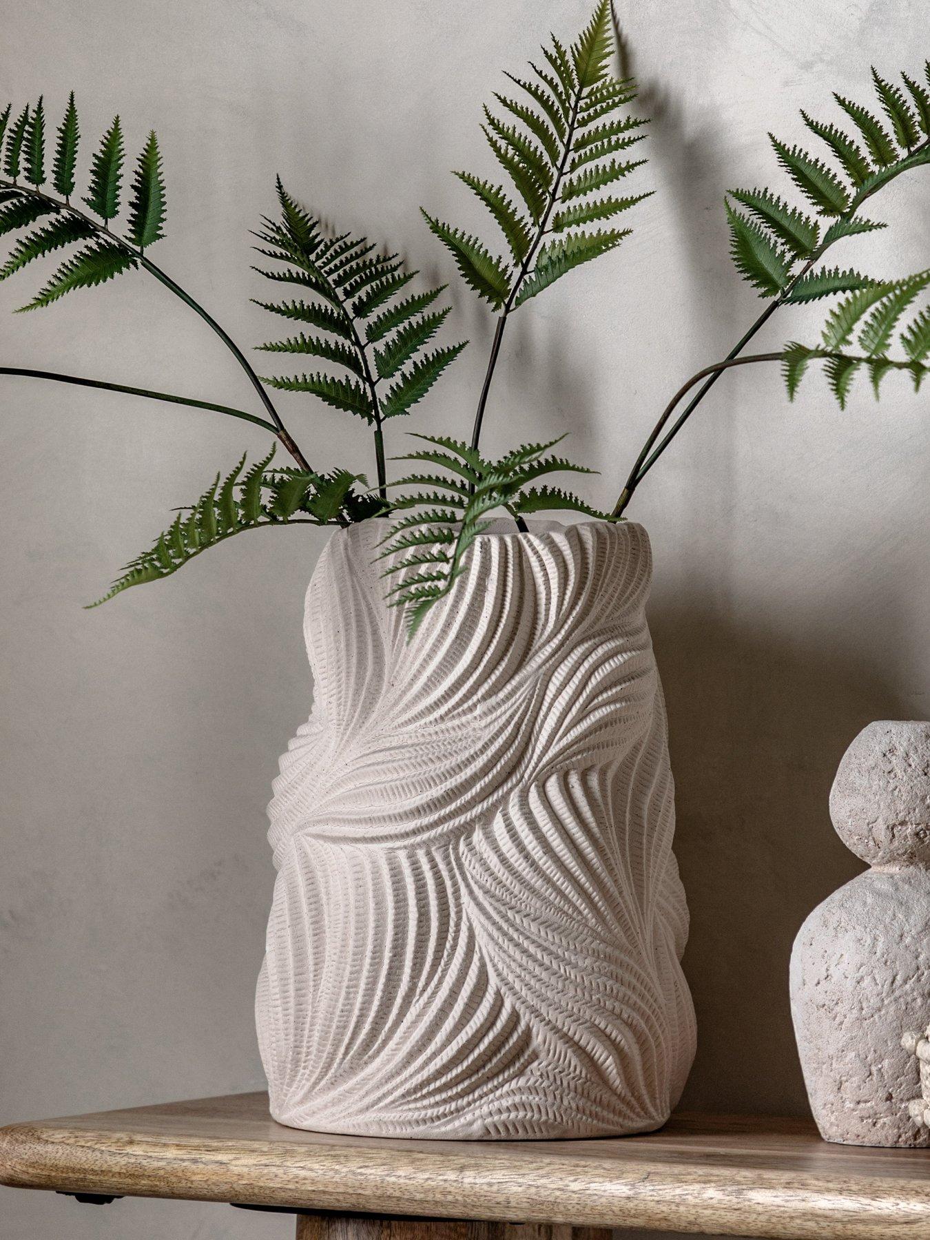 gallery-laucala-medium-vase