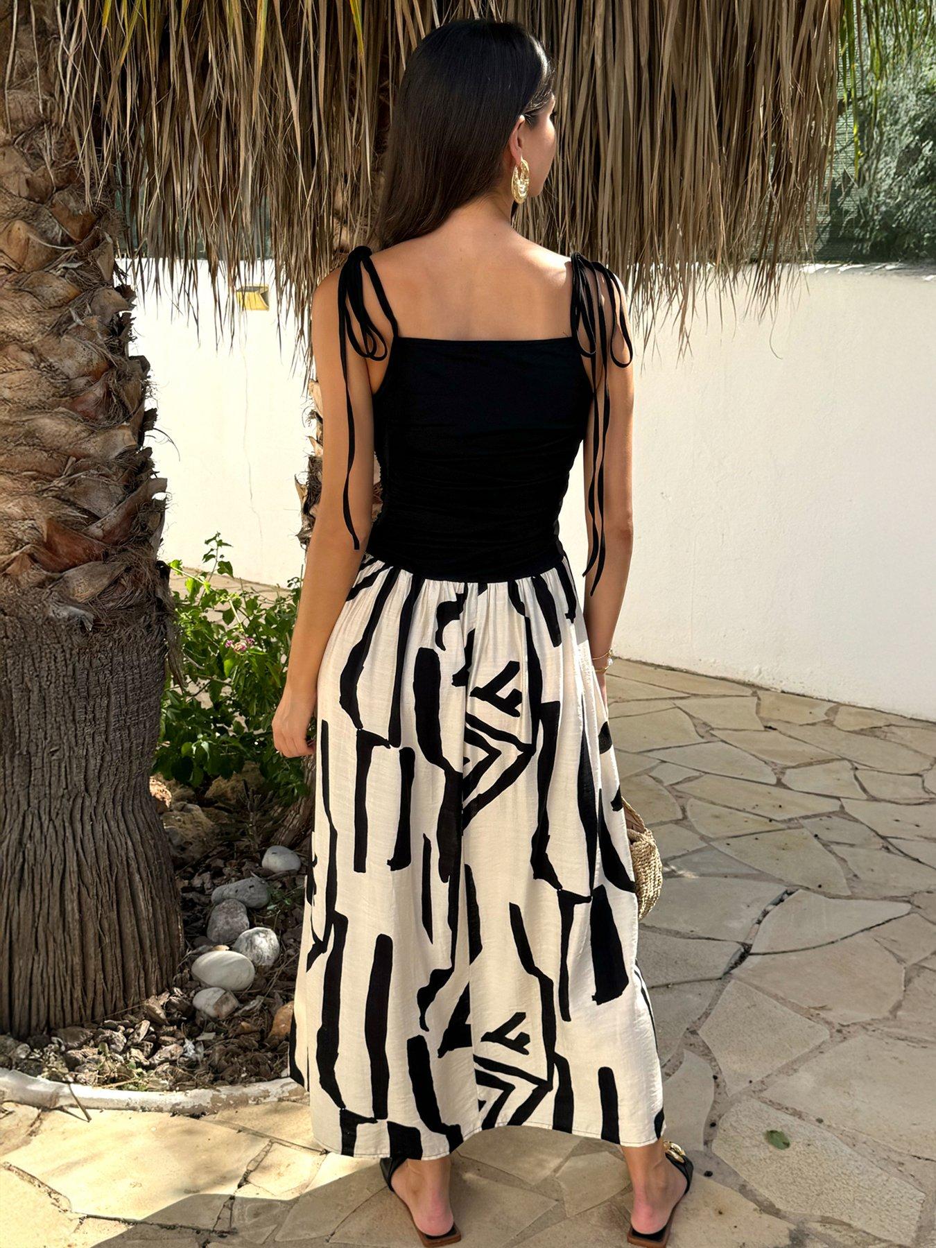 Image 2 of 4 of AX Paris Strappy Mono Print Maxi Dress - Multi