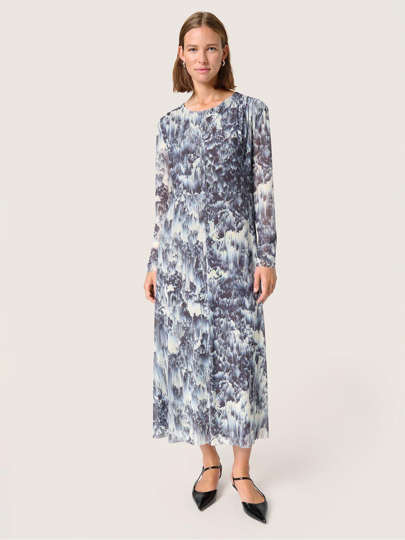  image of soaked-in-luxury-hartley-dress-blue