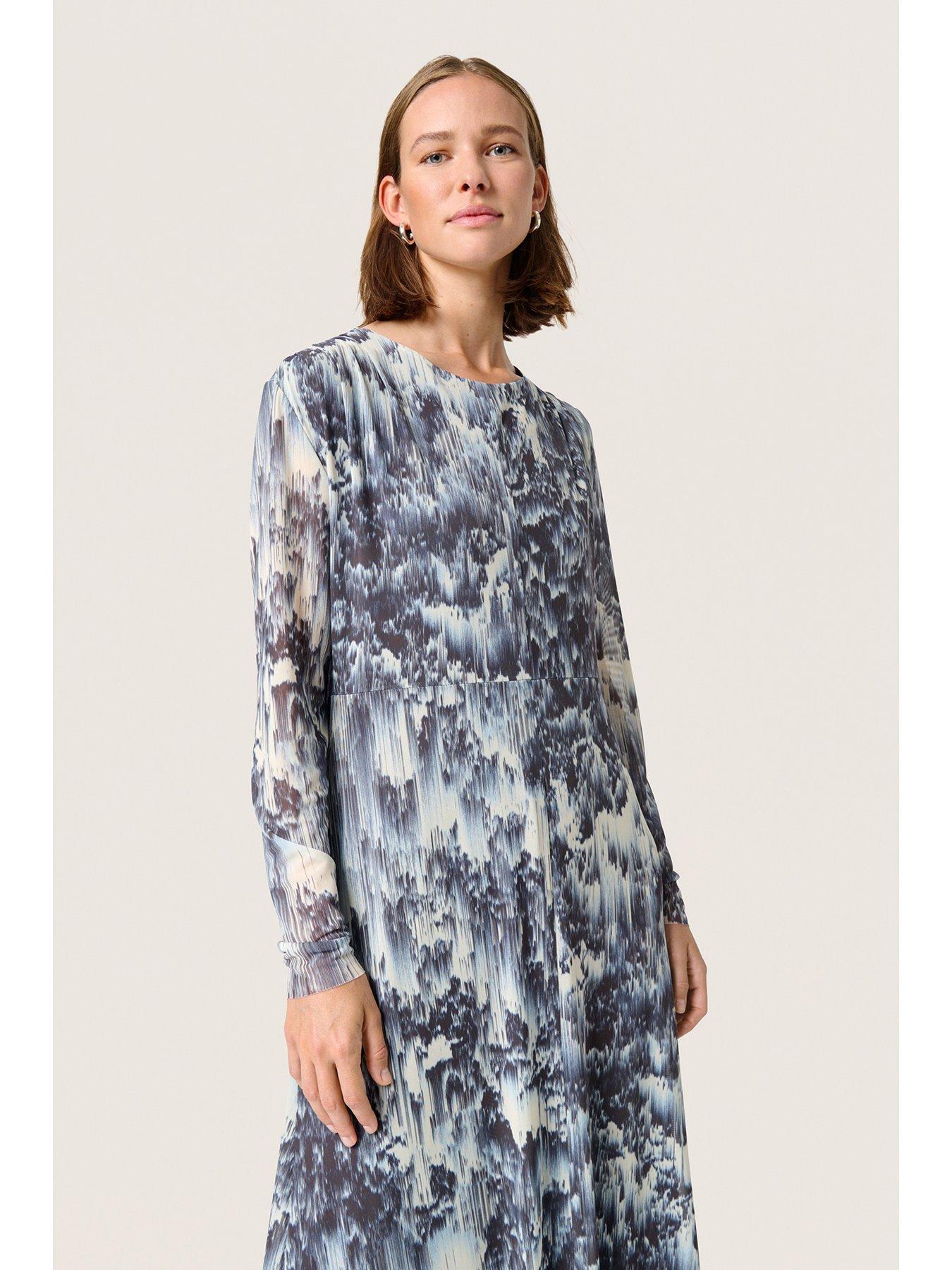  image of soaked-in-luxury-hartley-dress-blue
