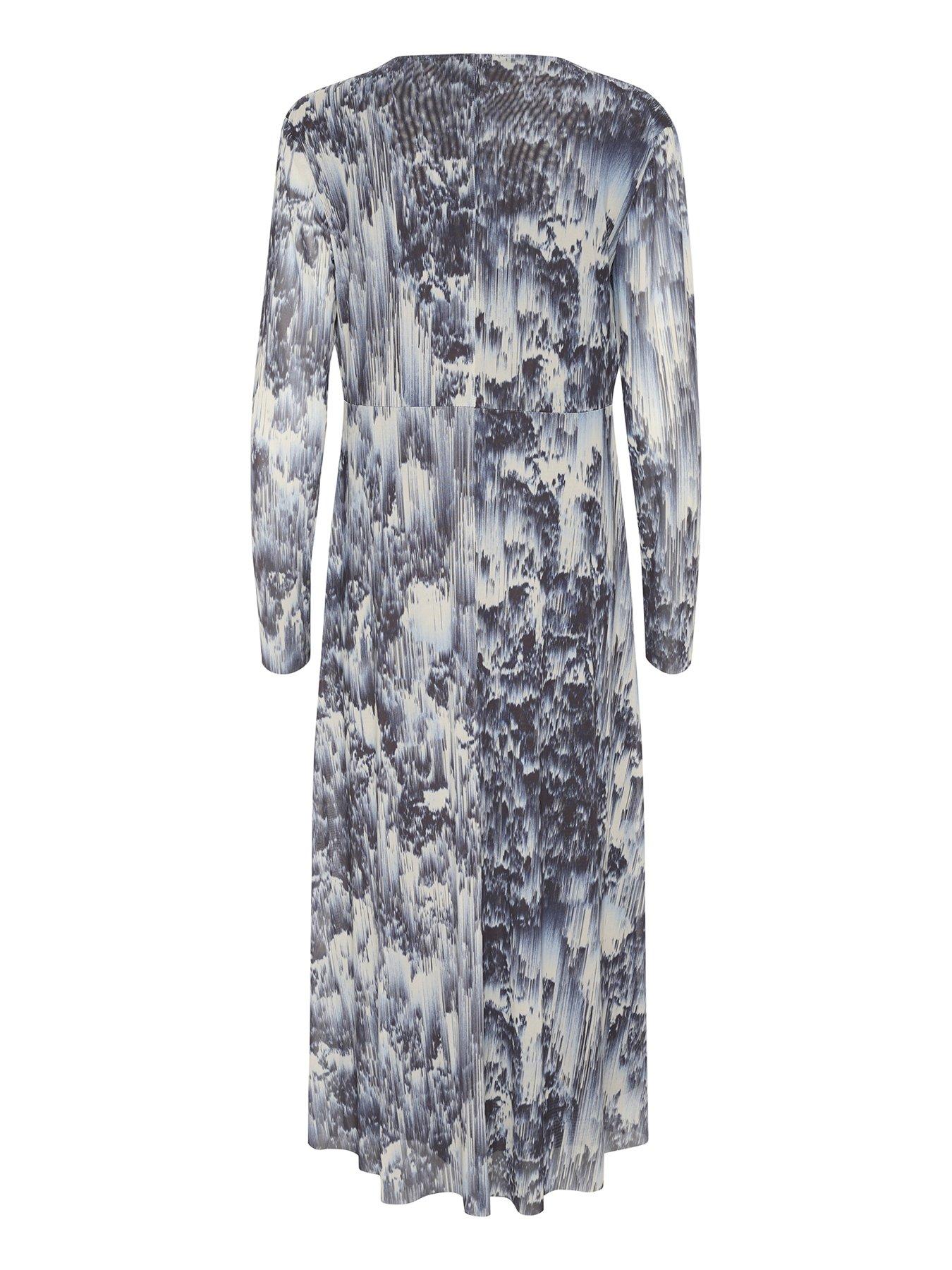  image of soaked-in-luxury-hartley-dress-blue