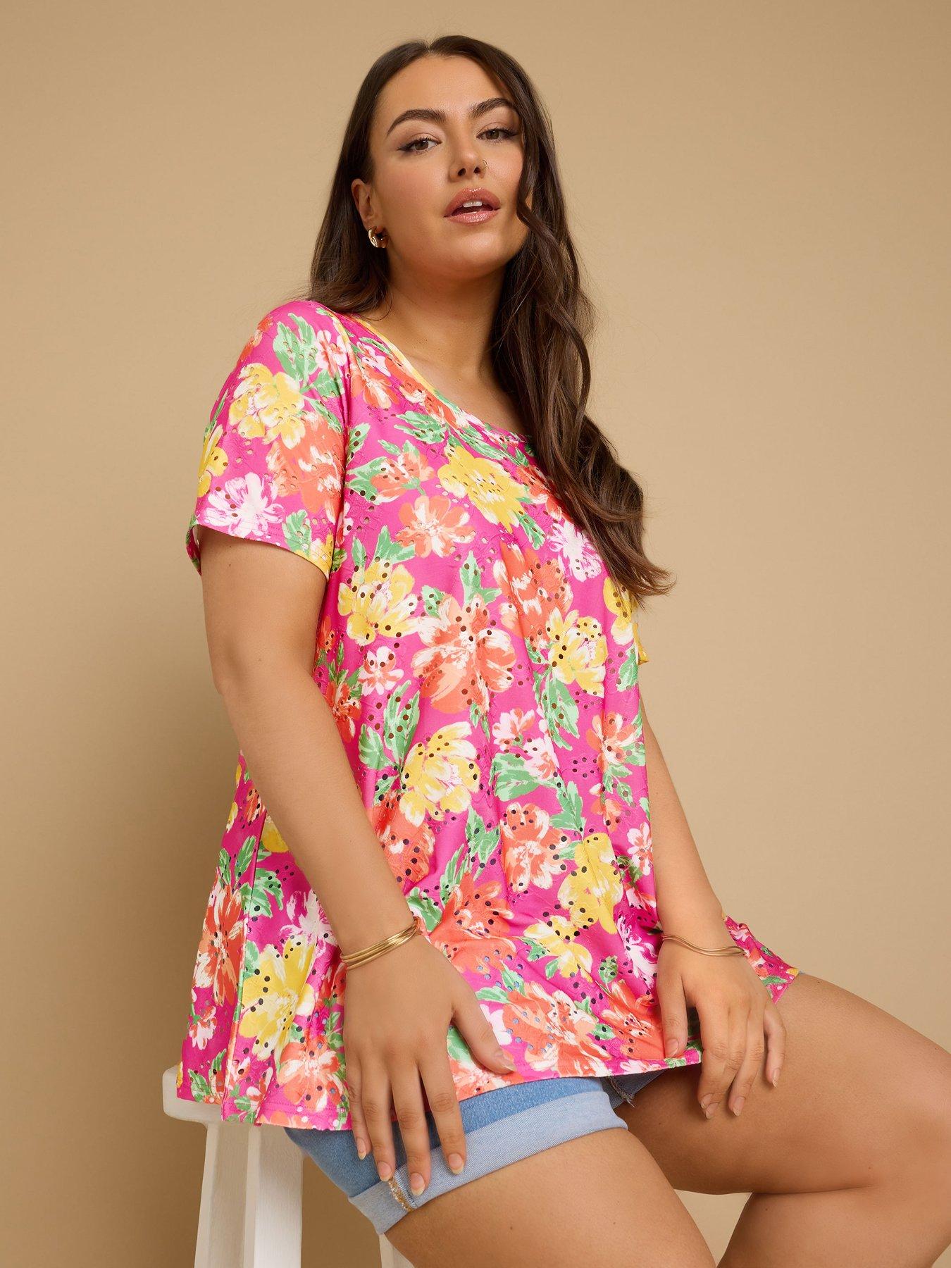 undefined Curve Short Sleeve Broderie T-Shirt