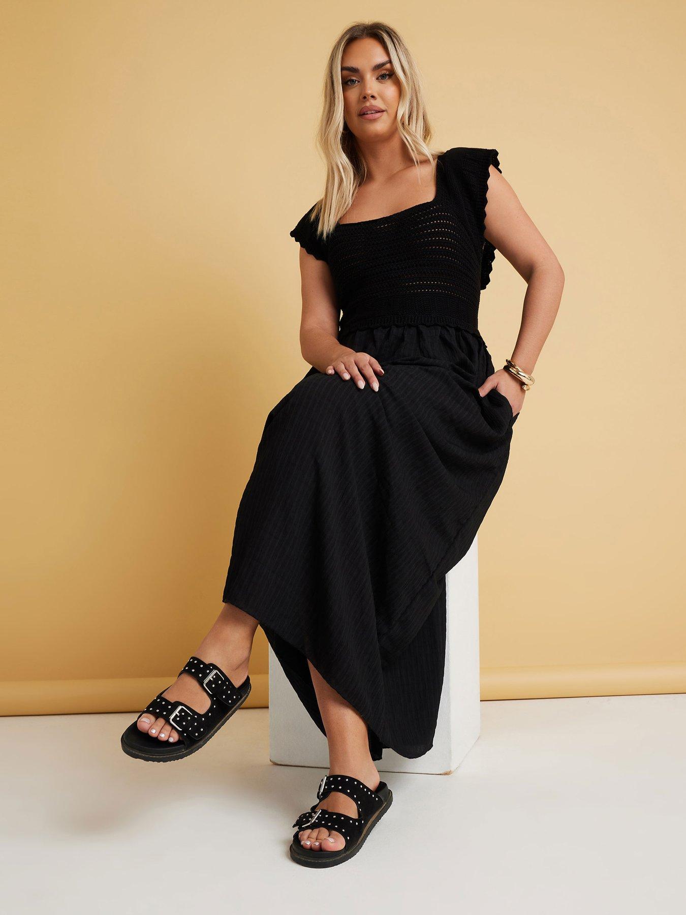 Image 3 of 4 of Yours Curve Woven Short Sleeve Dress - Black