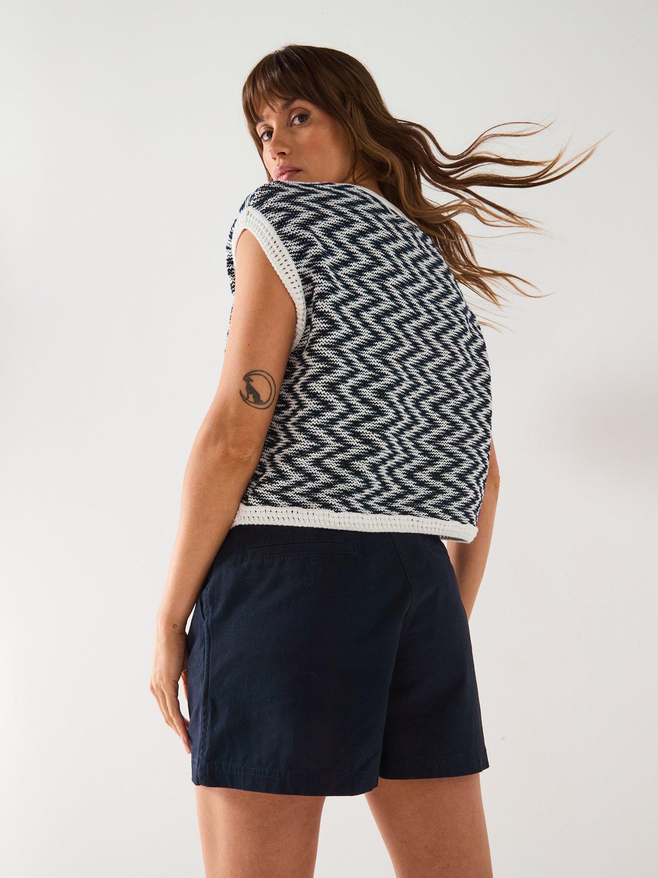 Image 4 of 6 of Barbour Cecile Shorts - Navy