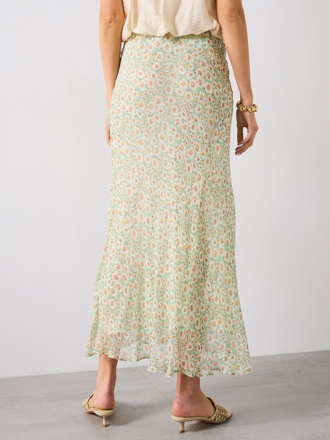 Image 2 of 4 of Mango Long Floral Flared Skirt - Green
