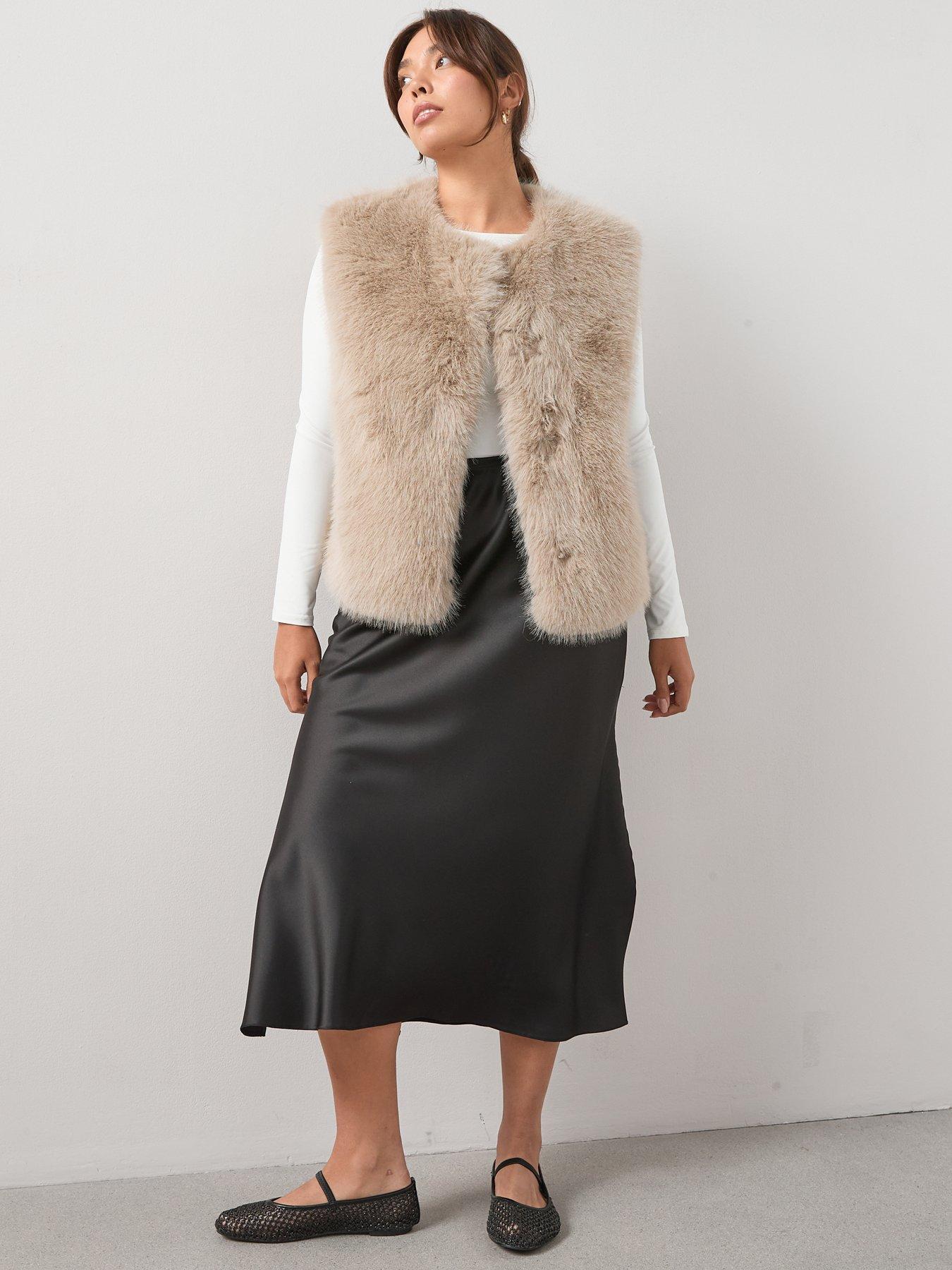 Image 3 of 7 of V by Very Curve Faux Fur Gilet - Beige