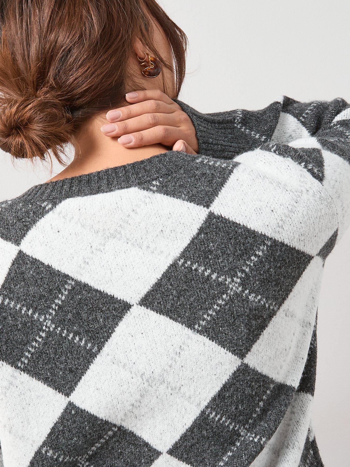 Image 5 of 7 of V by Very Curve Argyle Button Through Crew Neck Cardigan - Grey