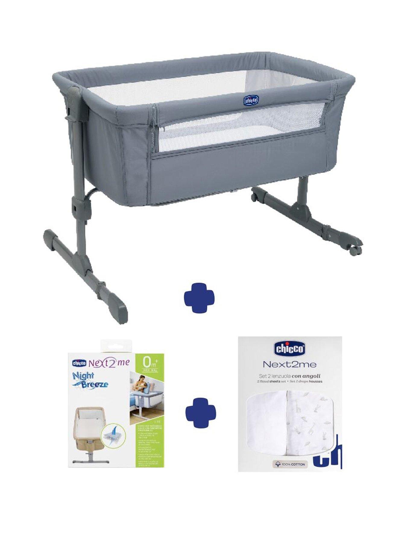 Chicco Next2Me Bedside Crib, Mattress Protector  &  2 Fitted Sheets, Grey Fox