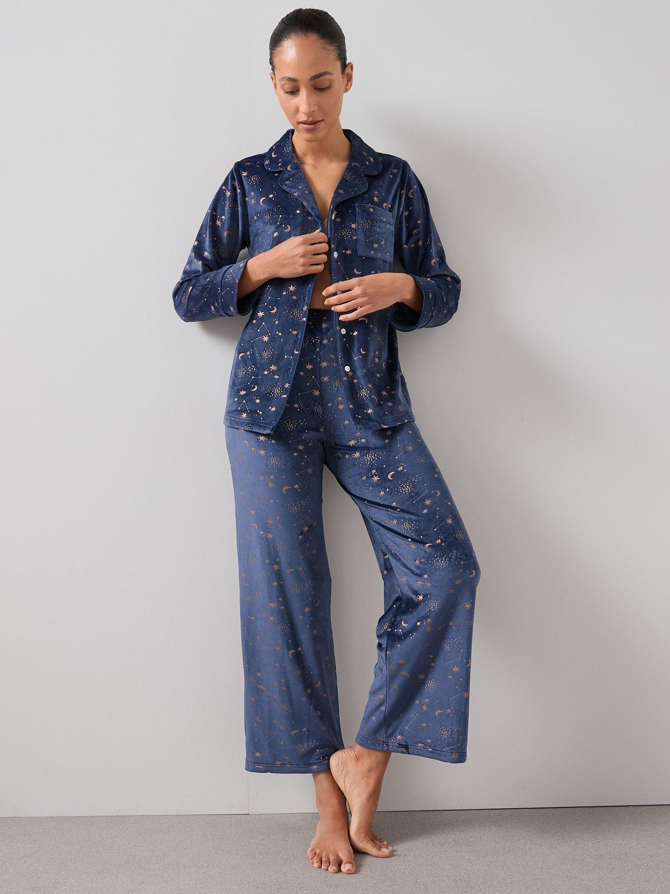 Image 3 of 6 of The Very Collection Crystal Print Fleece Revere Pj Set - Navy