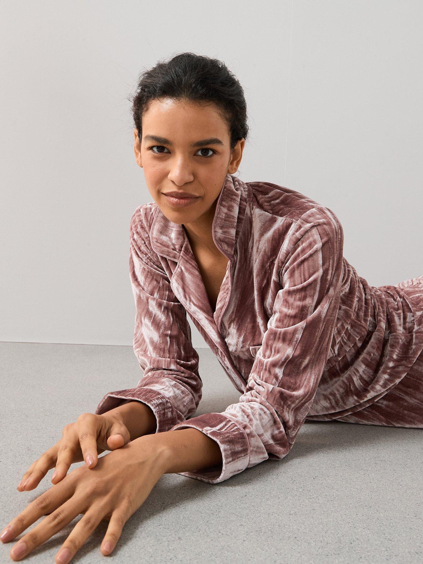 Image 6 of 6 of The Very Collection Crushed Velvet Revere Set - Pink