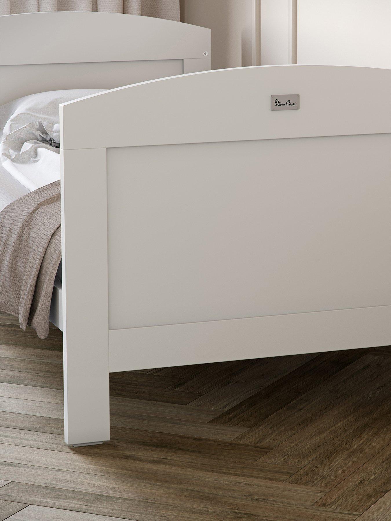 Image 4 of 6 of Silver Cross Valencia Cot Bed and TrueFit Cot Mattress