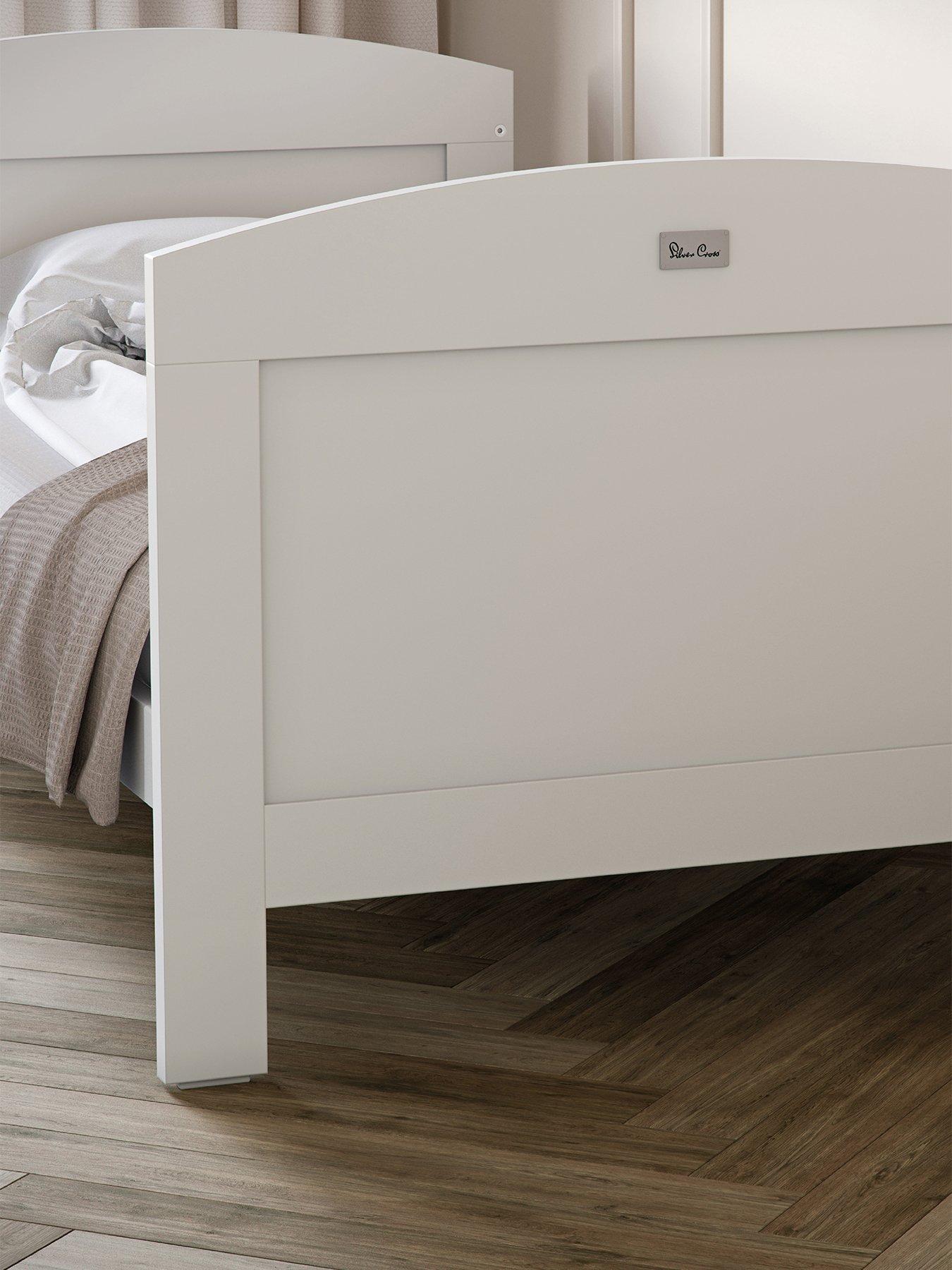 Image 5 of 7 of Silver Cross Valencia 2 piece set (Cotbed and Dresser)