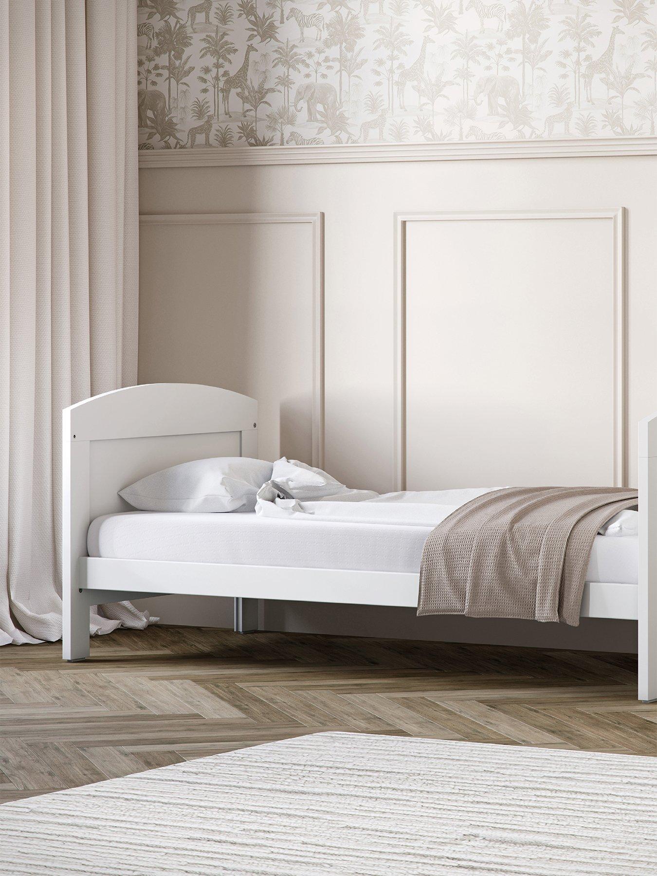 Image 6 of 7 of Silver Cross Valencia 2 piece set (Cotbed and Dresser)