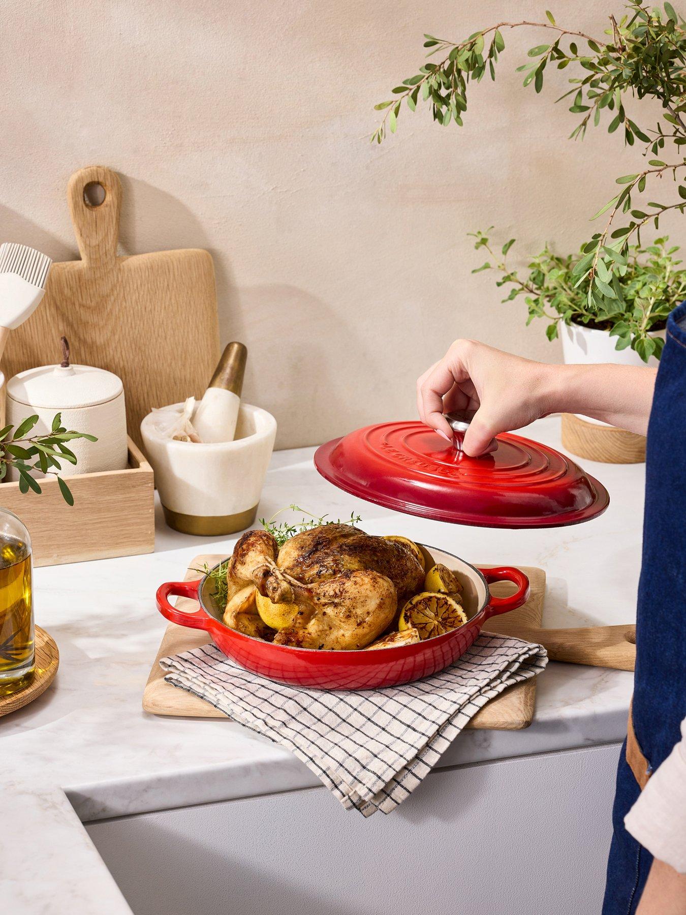 le-creuset-signature-22-cm-shallow-cast-iron-casserole-dish