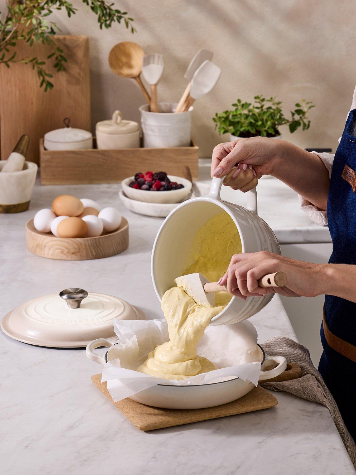 le-creuset-signature-22-cm-shallow-cast-iron-casserole-dish