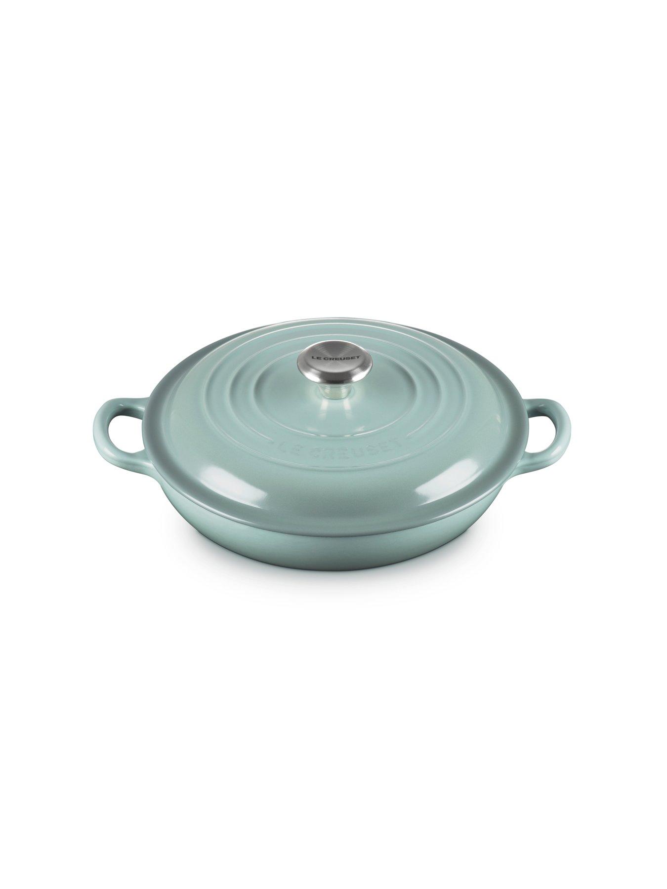 le-creuset-signature-22-cm-shallow-cast-iron-casserole-dish