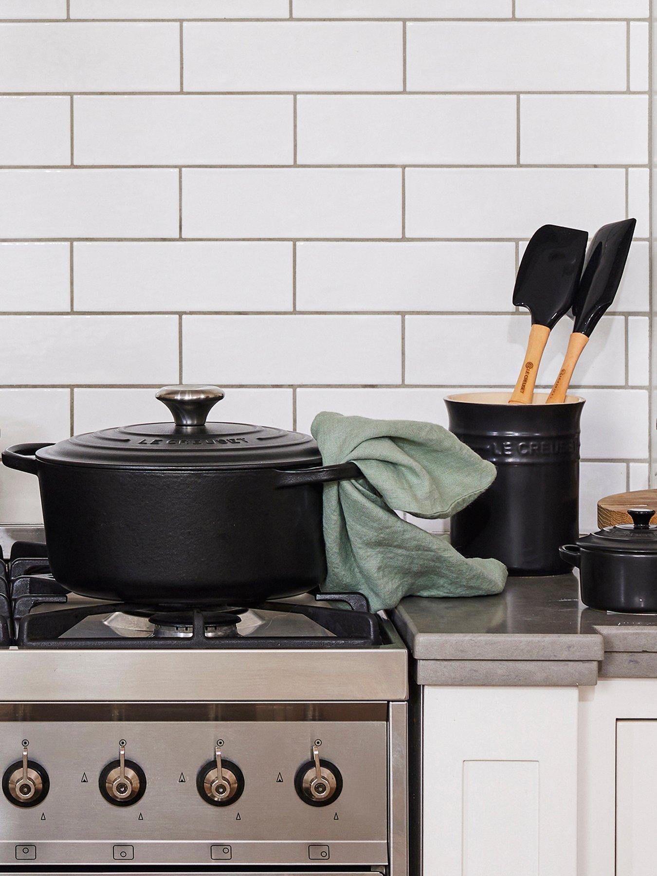 le-creuset-small-utensil-jar