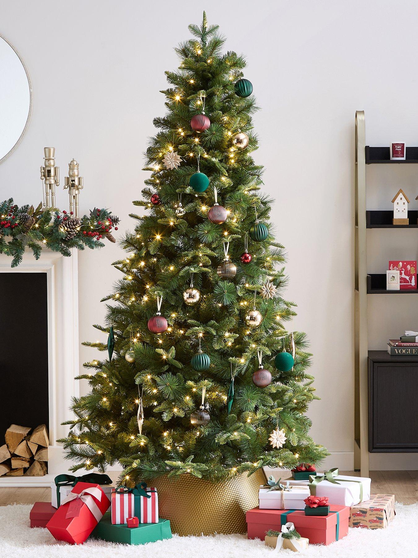The Very Collection 7ft Aspen Pre Lit Christmas Tree with Dual Colour Twinkle Lights