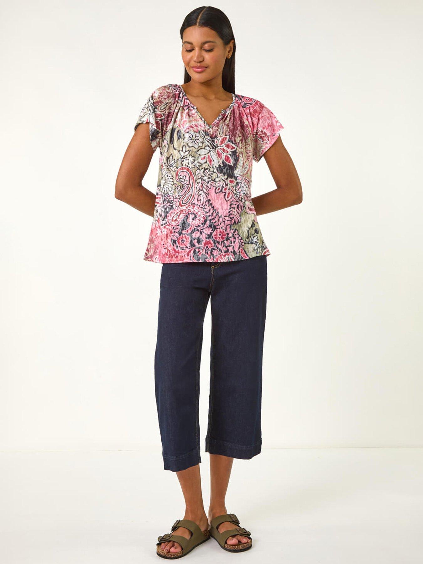 Image 3 of 5 of Roman Paisley Print V-neck Raglan Top - Green