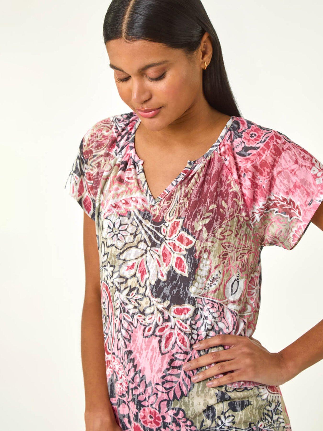 Image 4 of 5 of Roman Paisley Print V-neck Raglan Top - Green