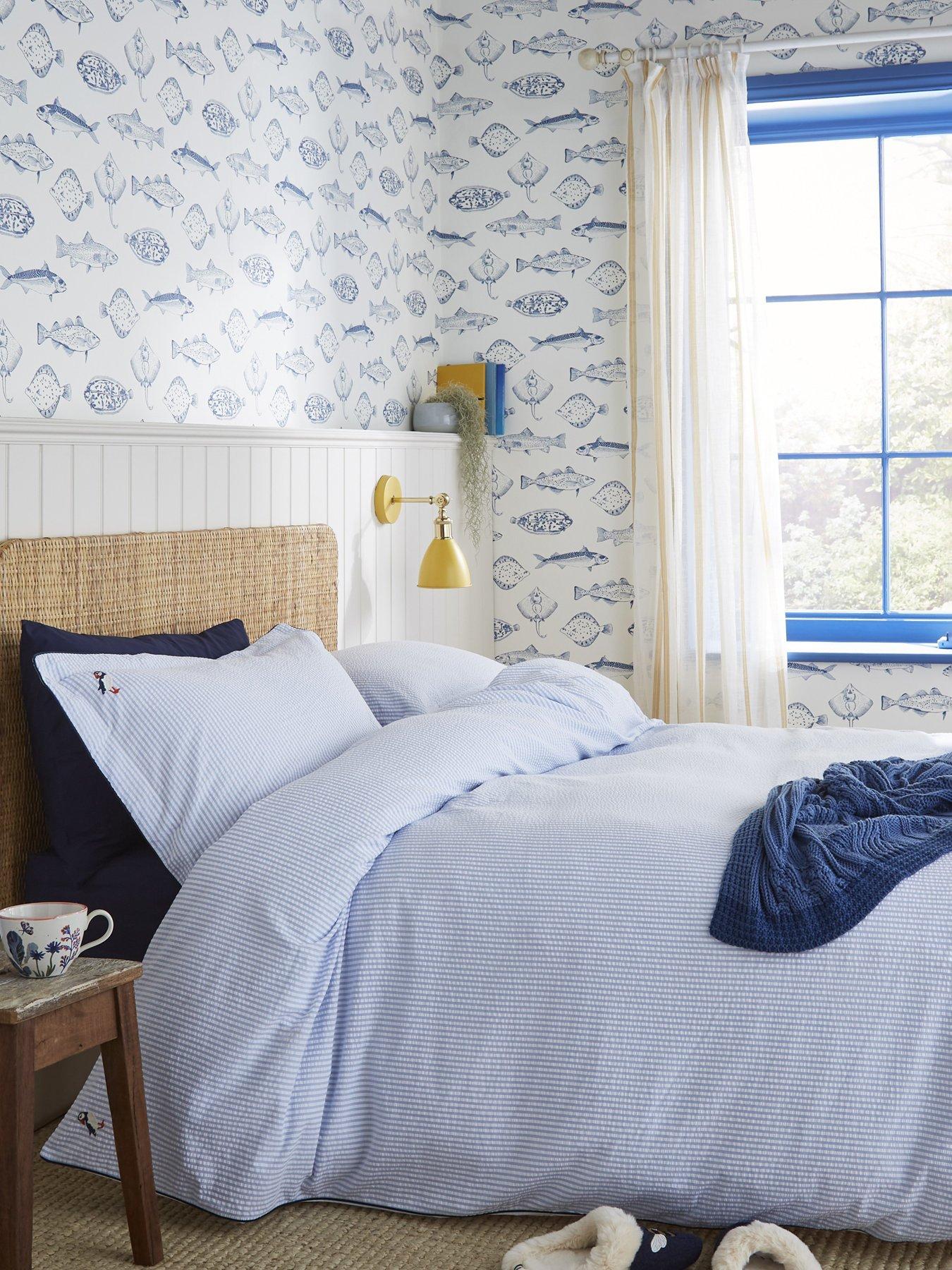 joules-name-the-plaice-coast-blue-wallpaper