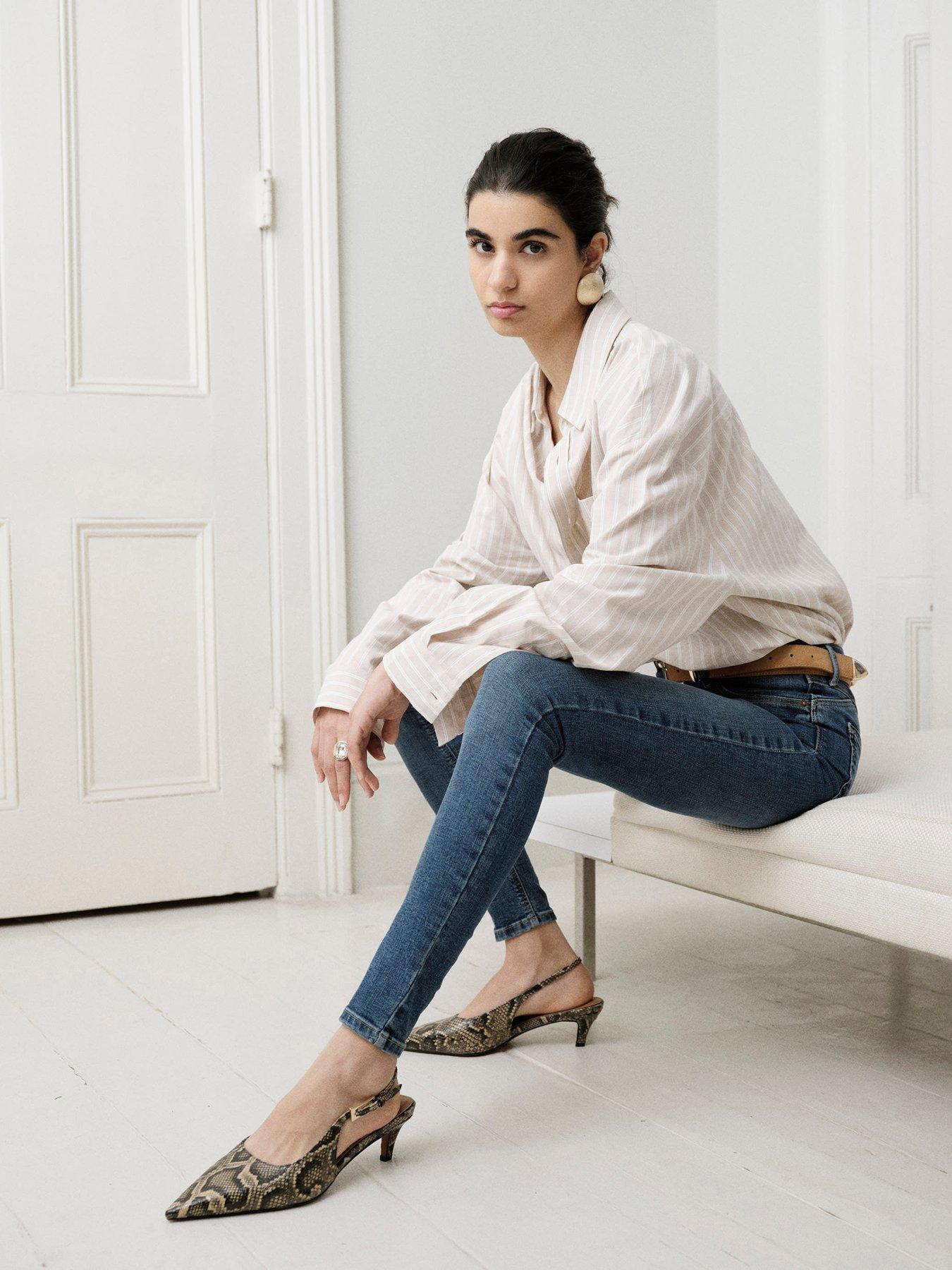 Image 5 of 6 of River Island Molly Sculpt Gretta Jeans - Blue