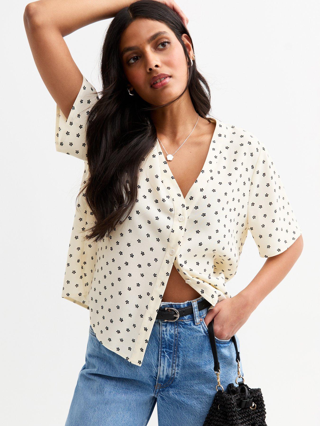 new-look-off-white-daisy-print-button-up-top