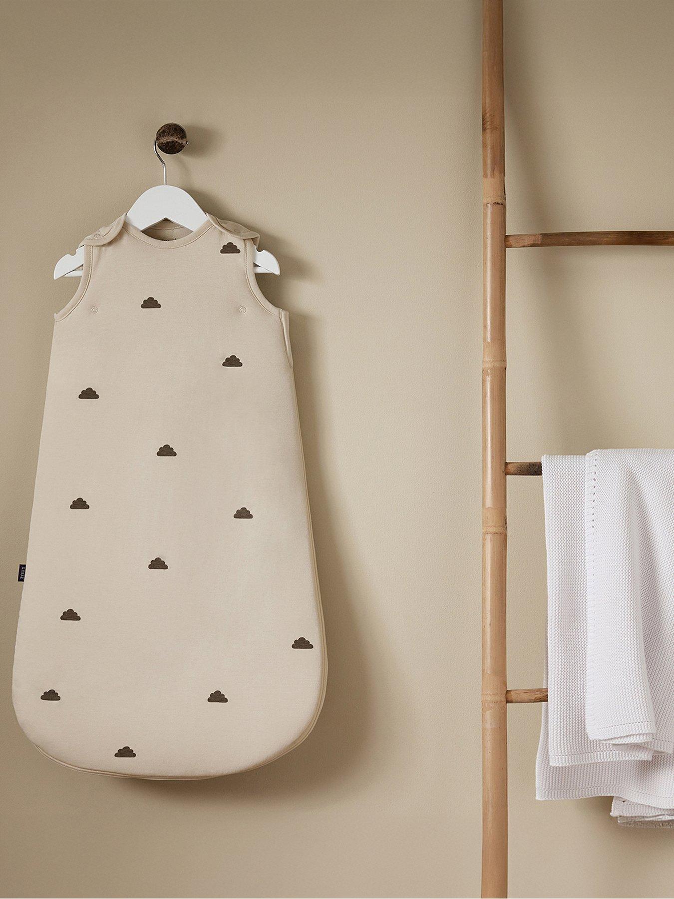 front image of snuz-snuzpouch-18-36-months-25-tog-sandcloud