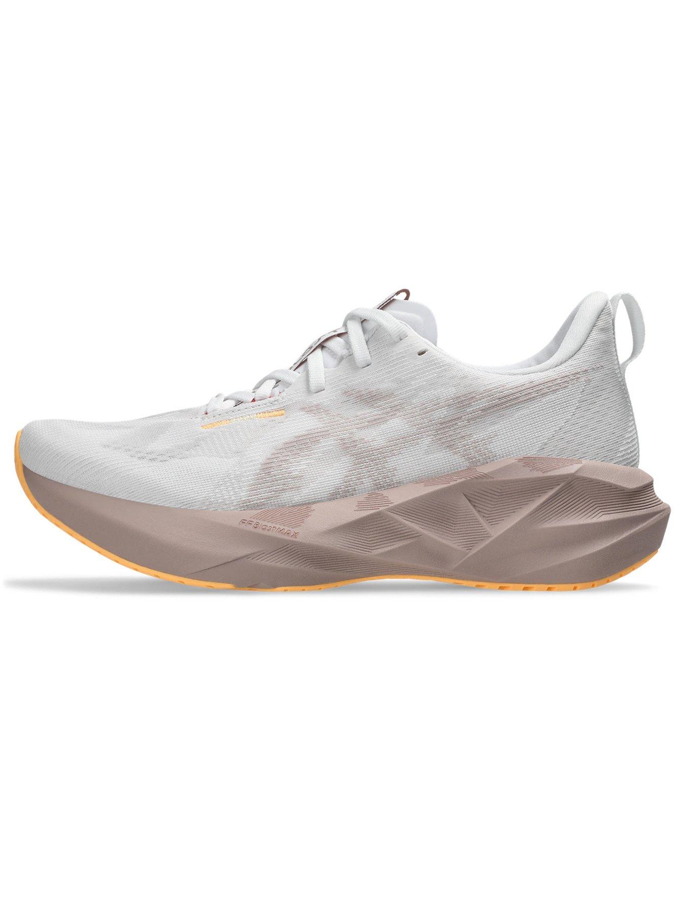 Image 6 of 7 of Asics Womens Running Novablast 5 Trainers - White