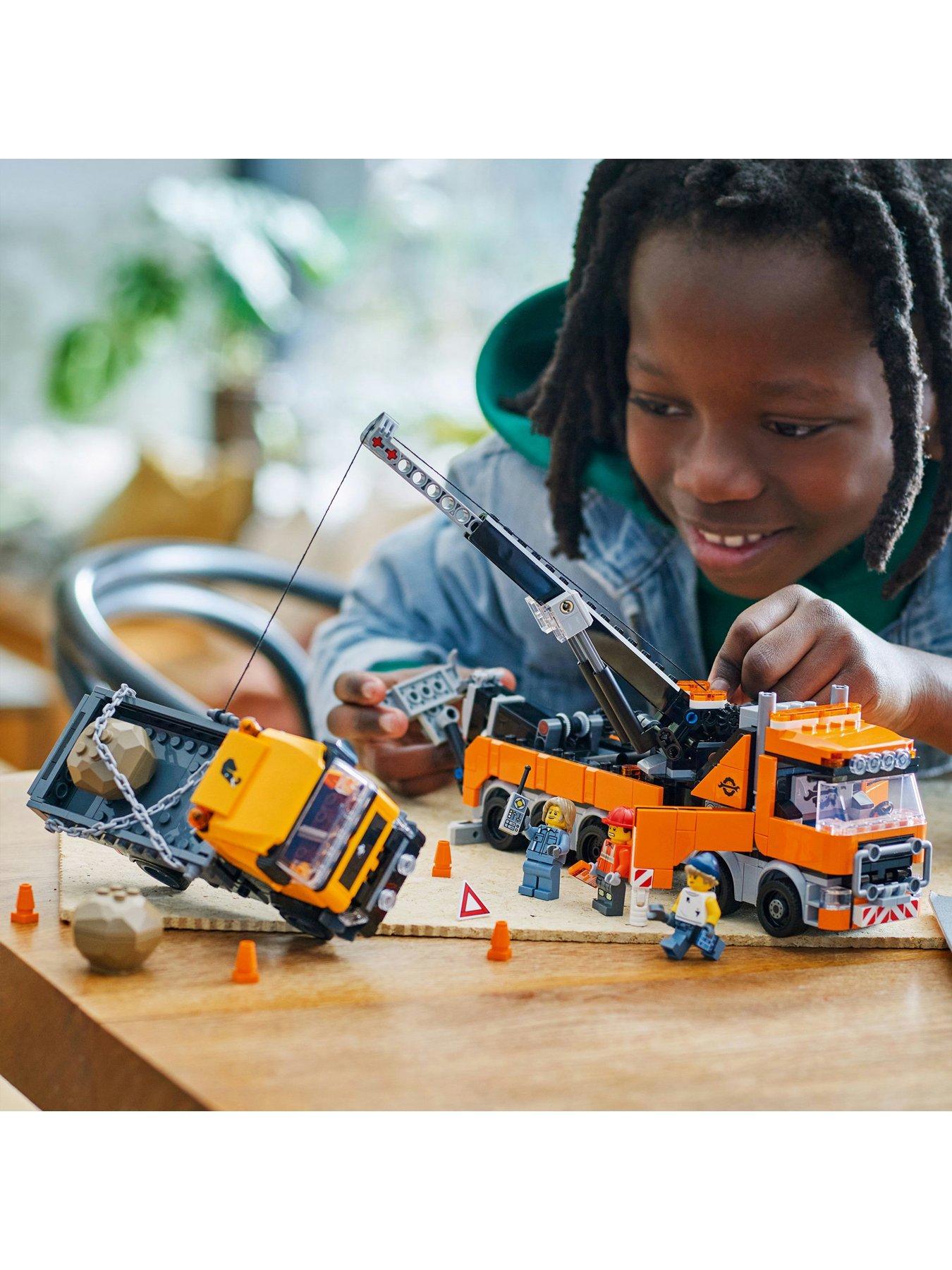  image of lego-city-city-heavy-duty-recovery-tow-truck-with-crane-60467