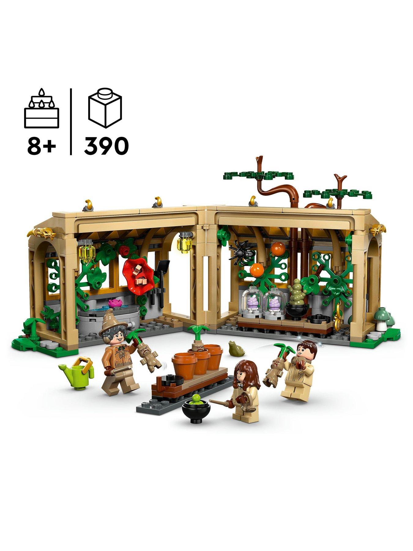 Image 2 of 8 of LEGO Harry Potter Hogwarts Castle: Herbology Class 76445