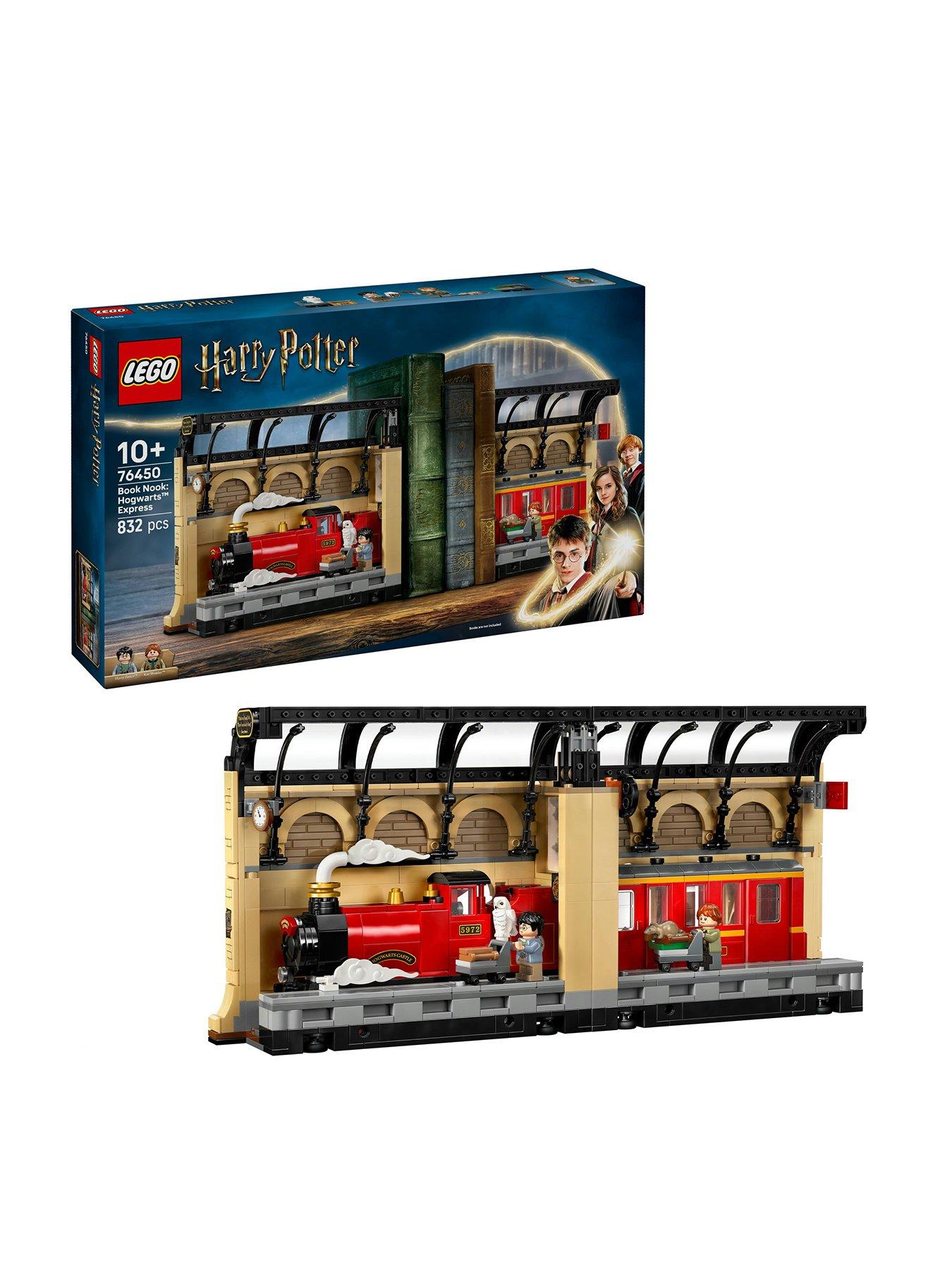 Image 1 of 8 of LEGO Harry Potter Book Nook: Hogwarts Express 76450
