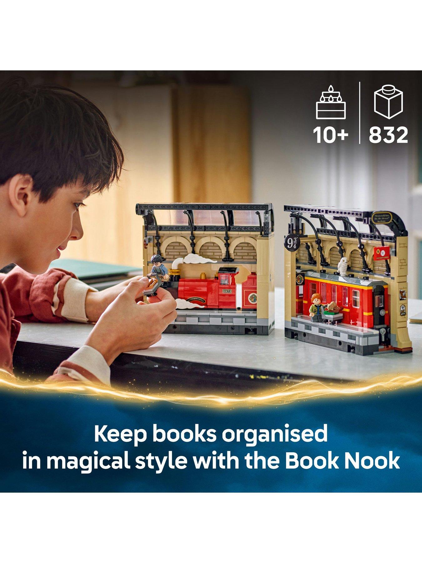 Image 2 of 8 of LEGO Harry Potter Book Nook: Hogwarts Express 76450