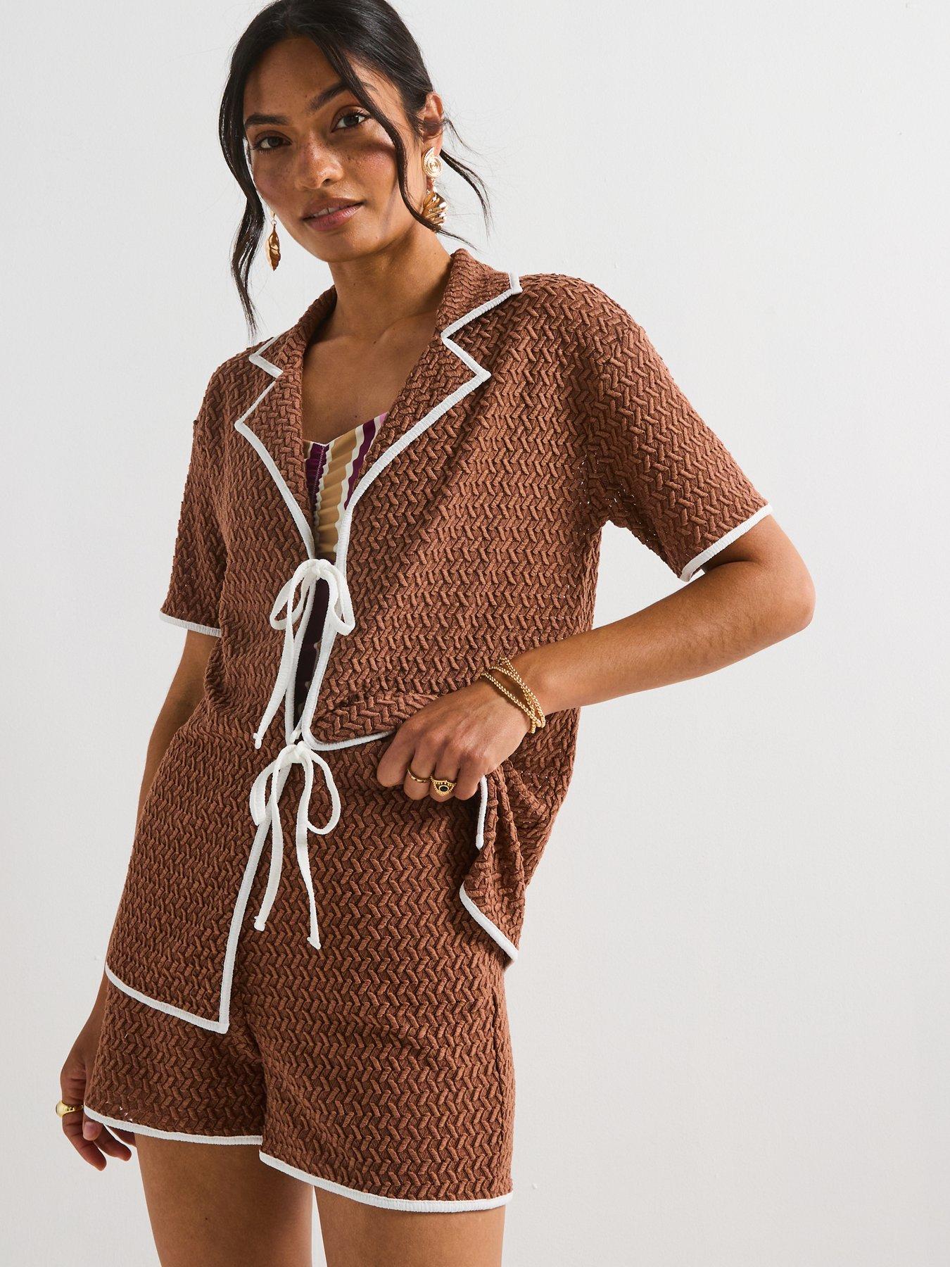  image of v-by-very-textured-contrast-trim-shorts-co-ord-brown