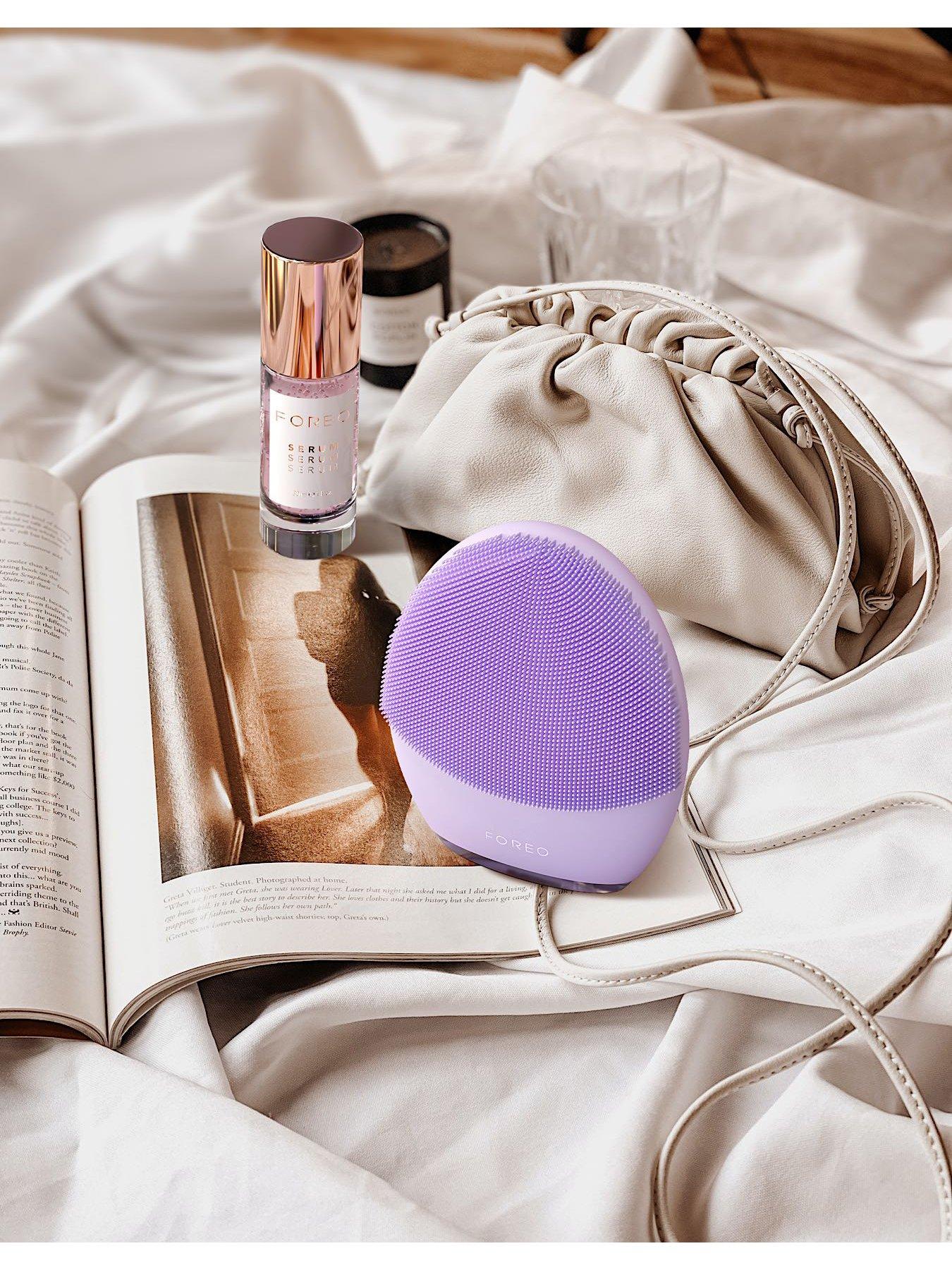 Image 5 of 7 of FOREO Luna 4 Sensitive Skin