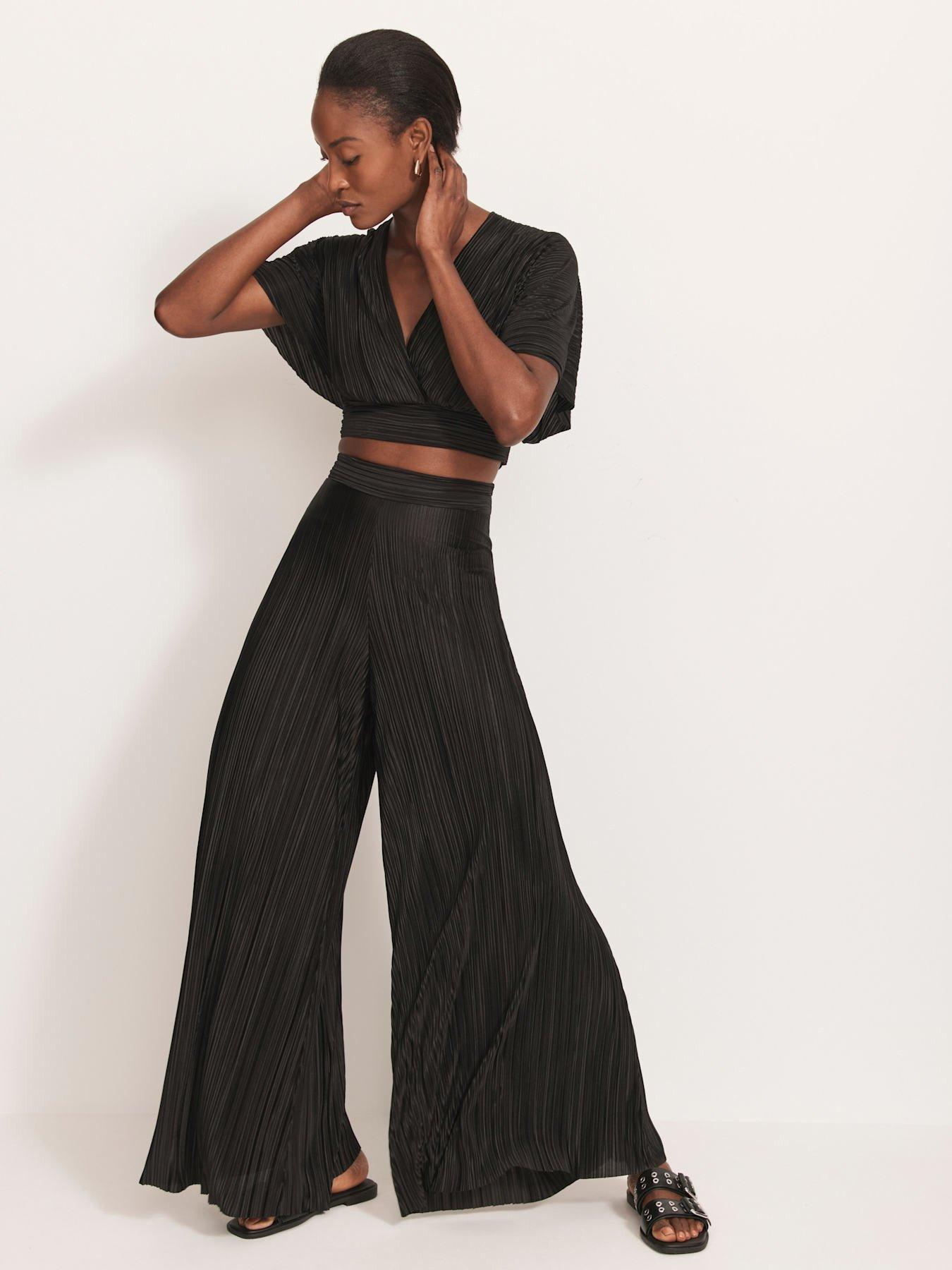 undefined Beach Plisse Set - Black