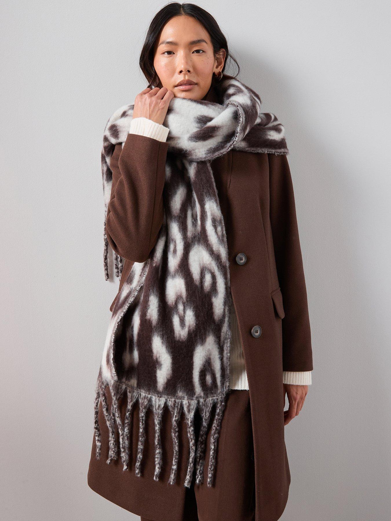 the-very-collection-brushed-leopard-tassel-scarf-chocolate